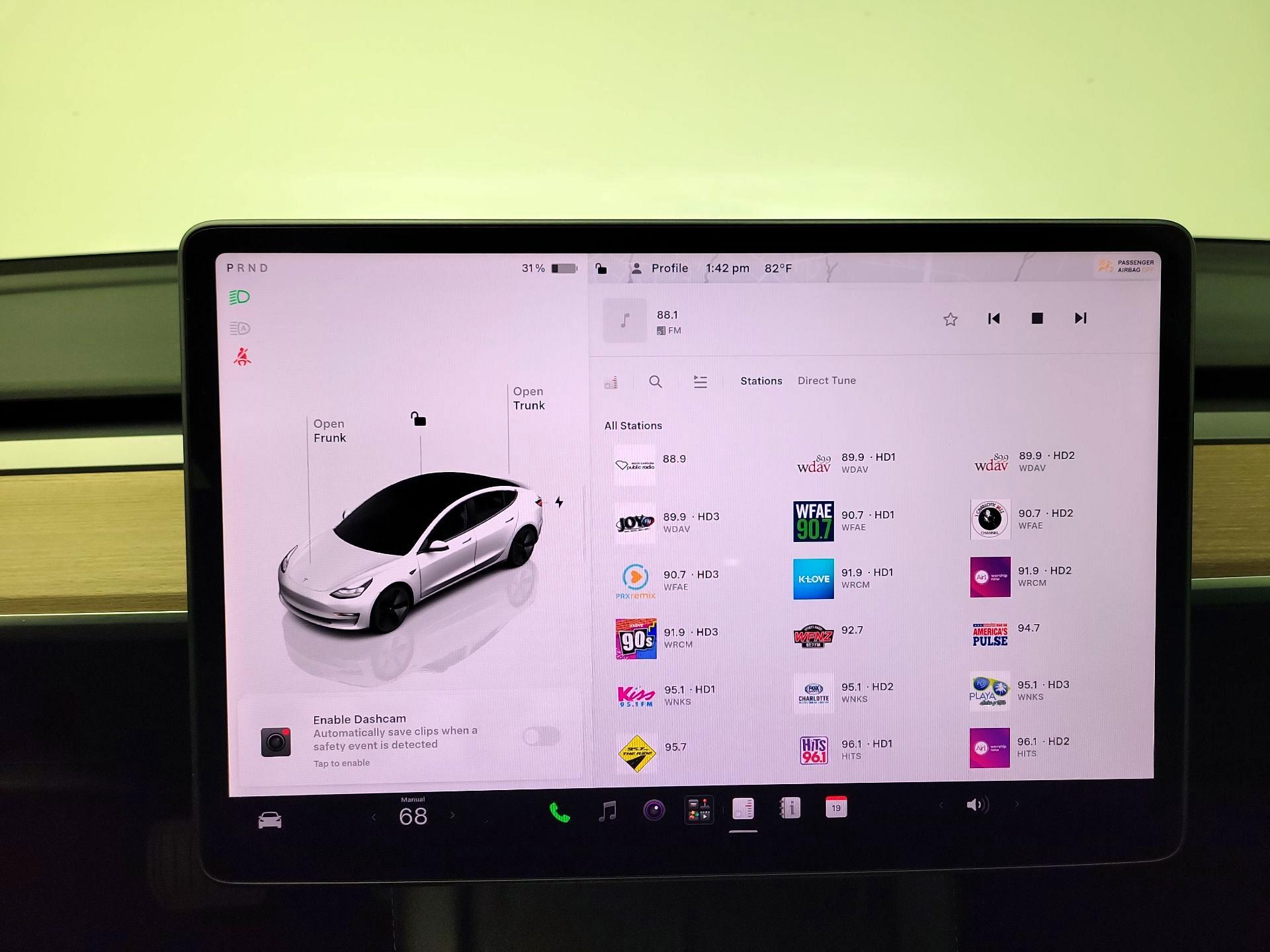 Thumbnail: 2023 Tesla Model 3 - 15