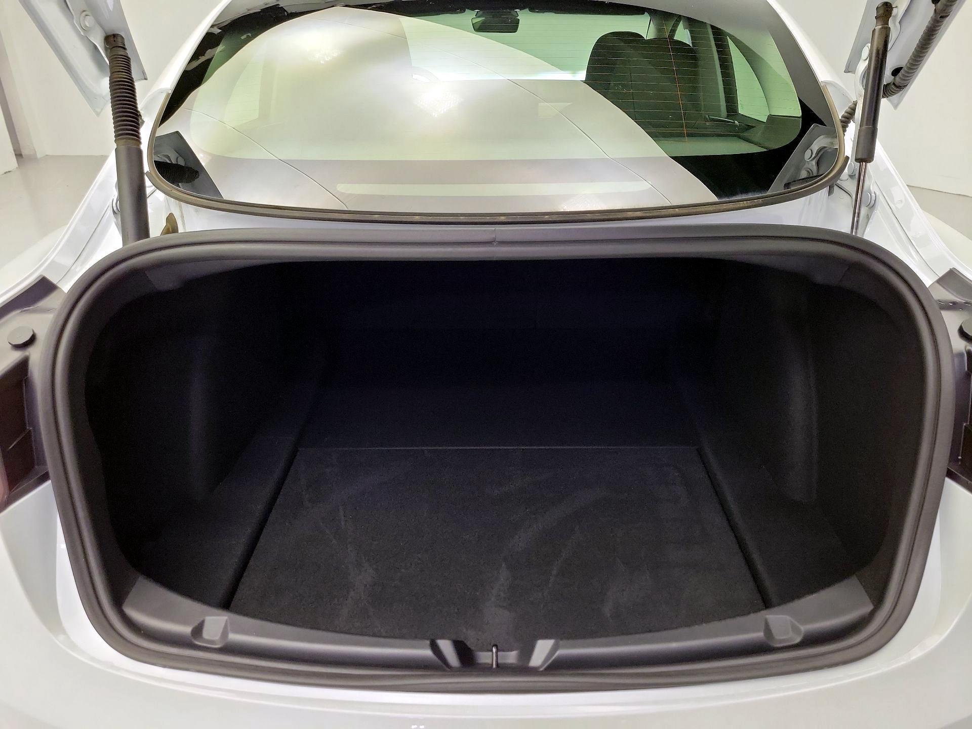 Thumbnail: 2023 Tesla Model 3 - 19