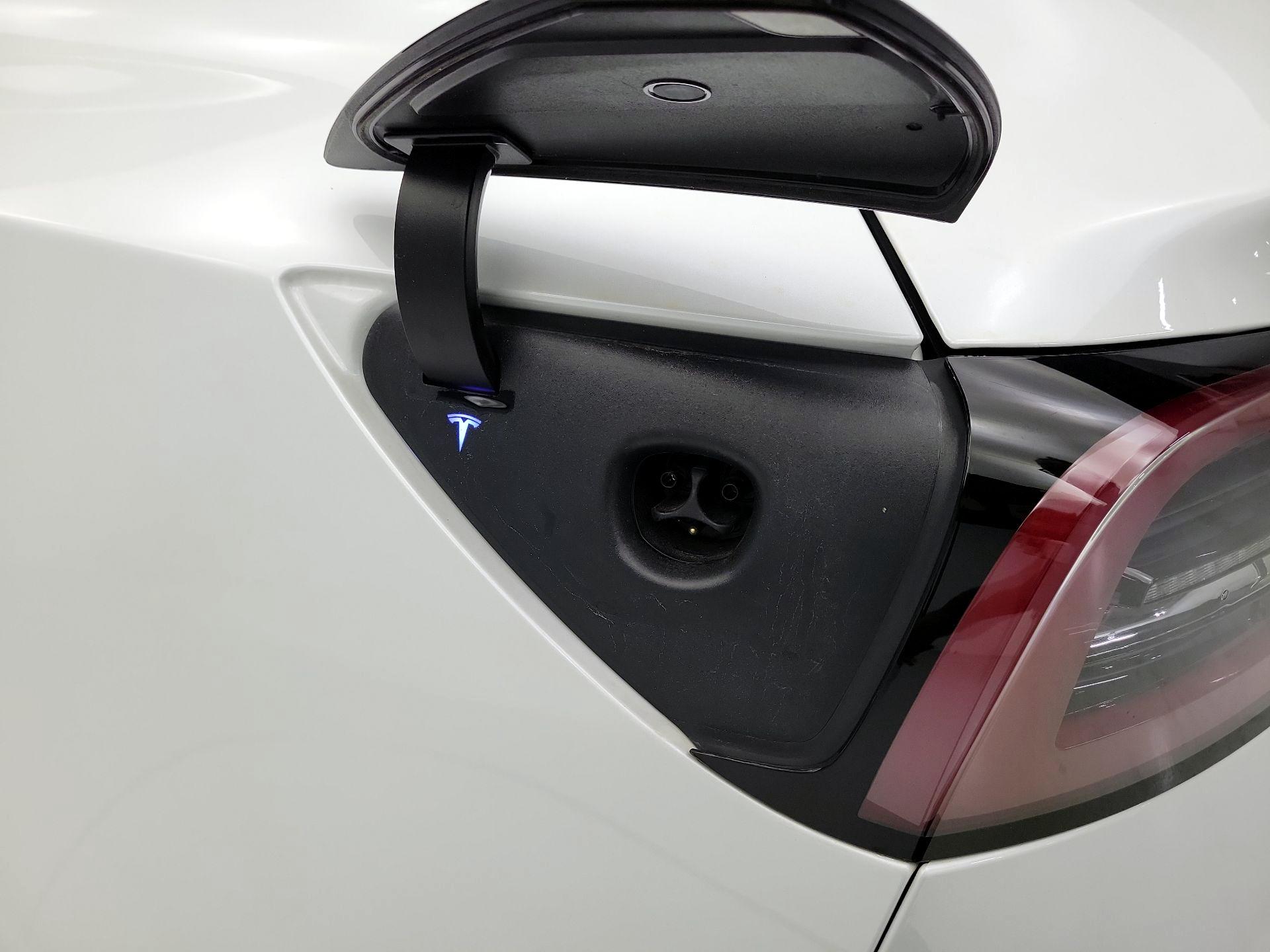 Thumbnail: 2023 Tesla Model 3 - 20