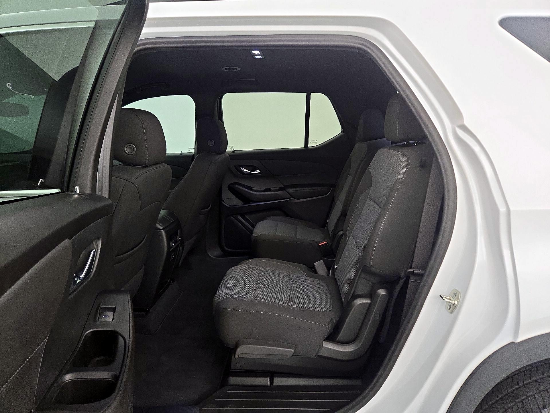 Thumbnail: 2023 Chevrolet Traverse - 19