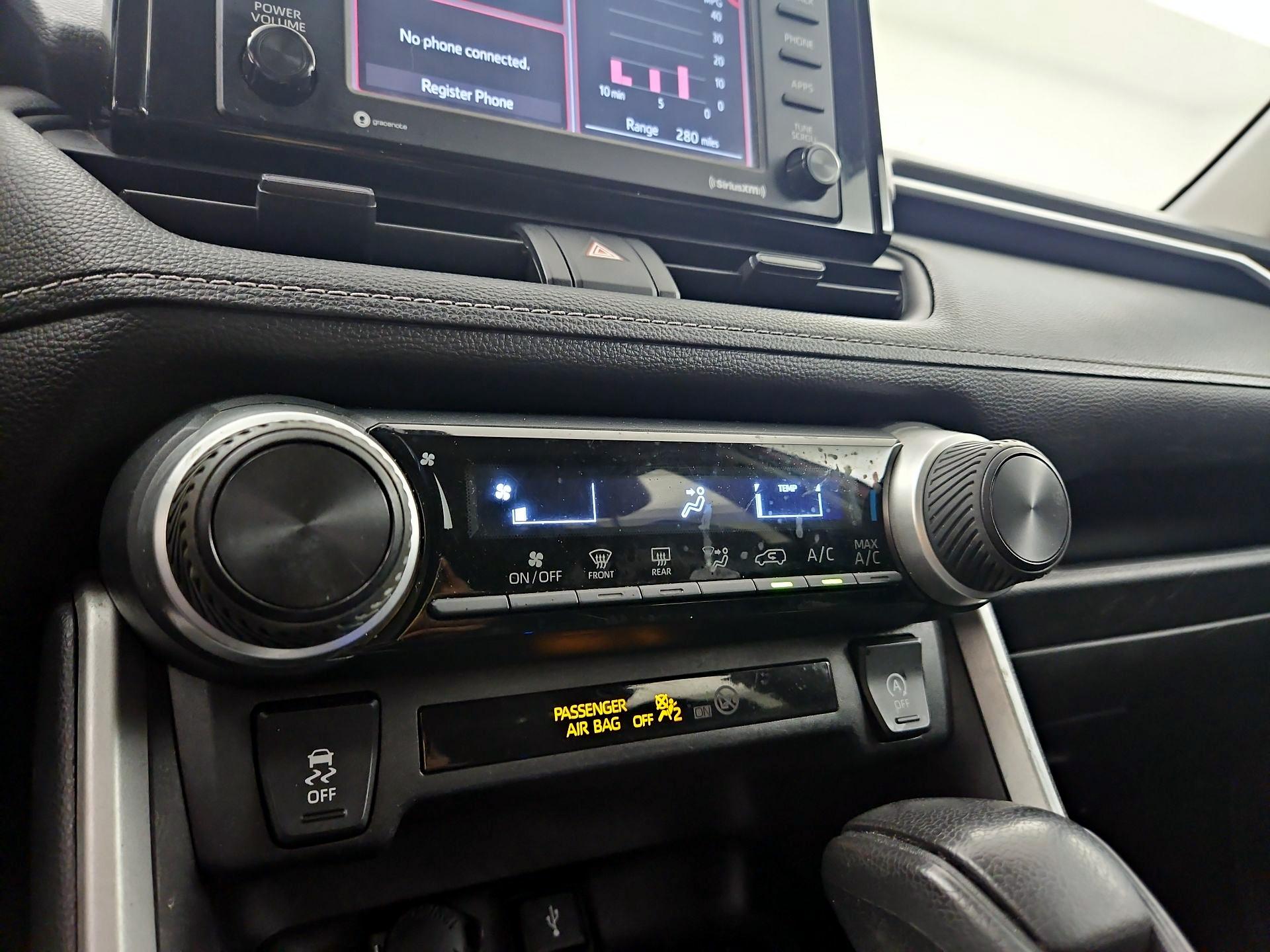Thumbnail: 2020 Toyota RAV4 - 16