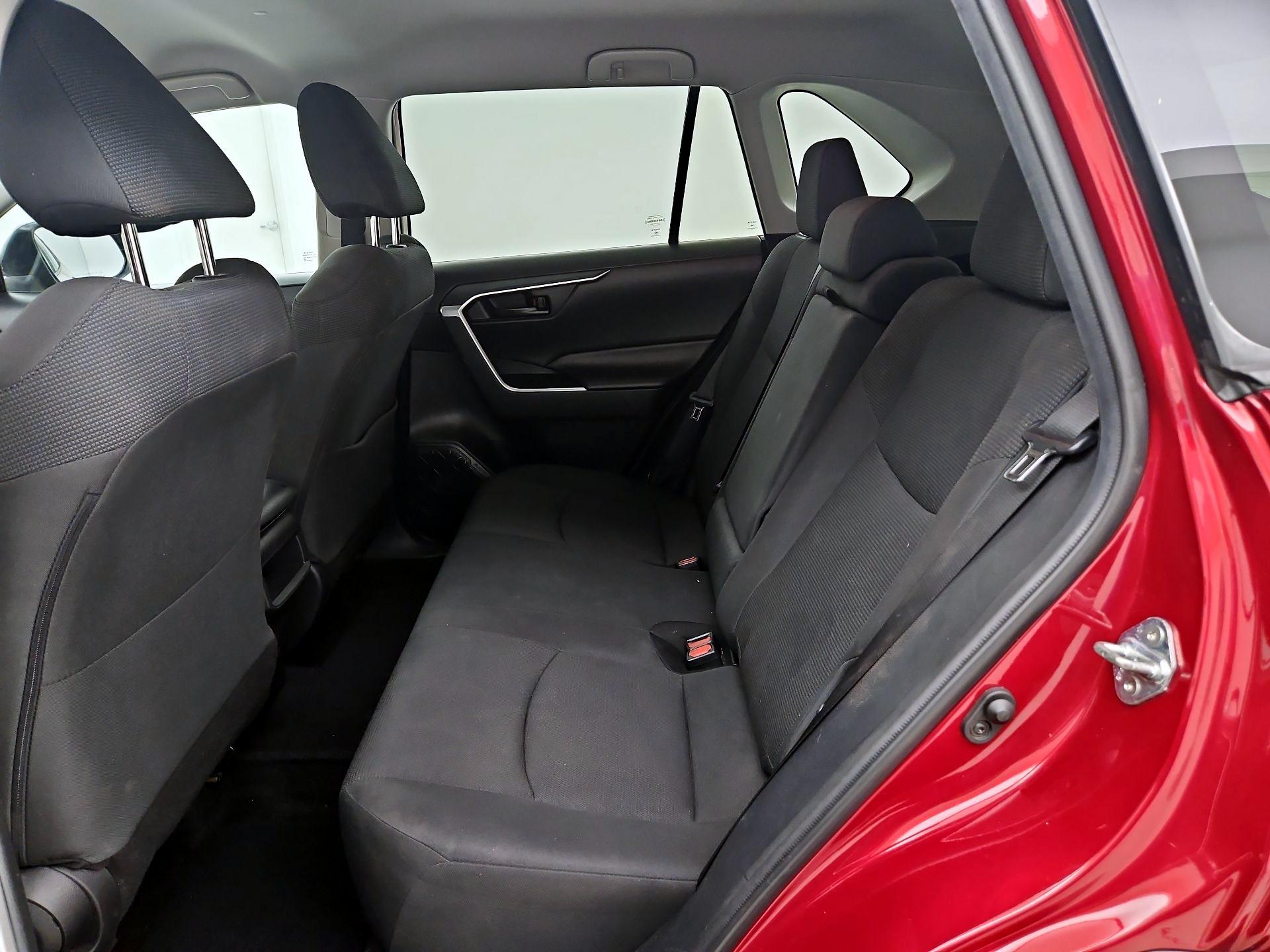 Thumbnail: 2020 Toyota RAV4 - 19