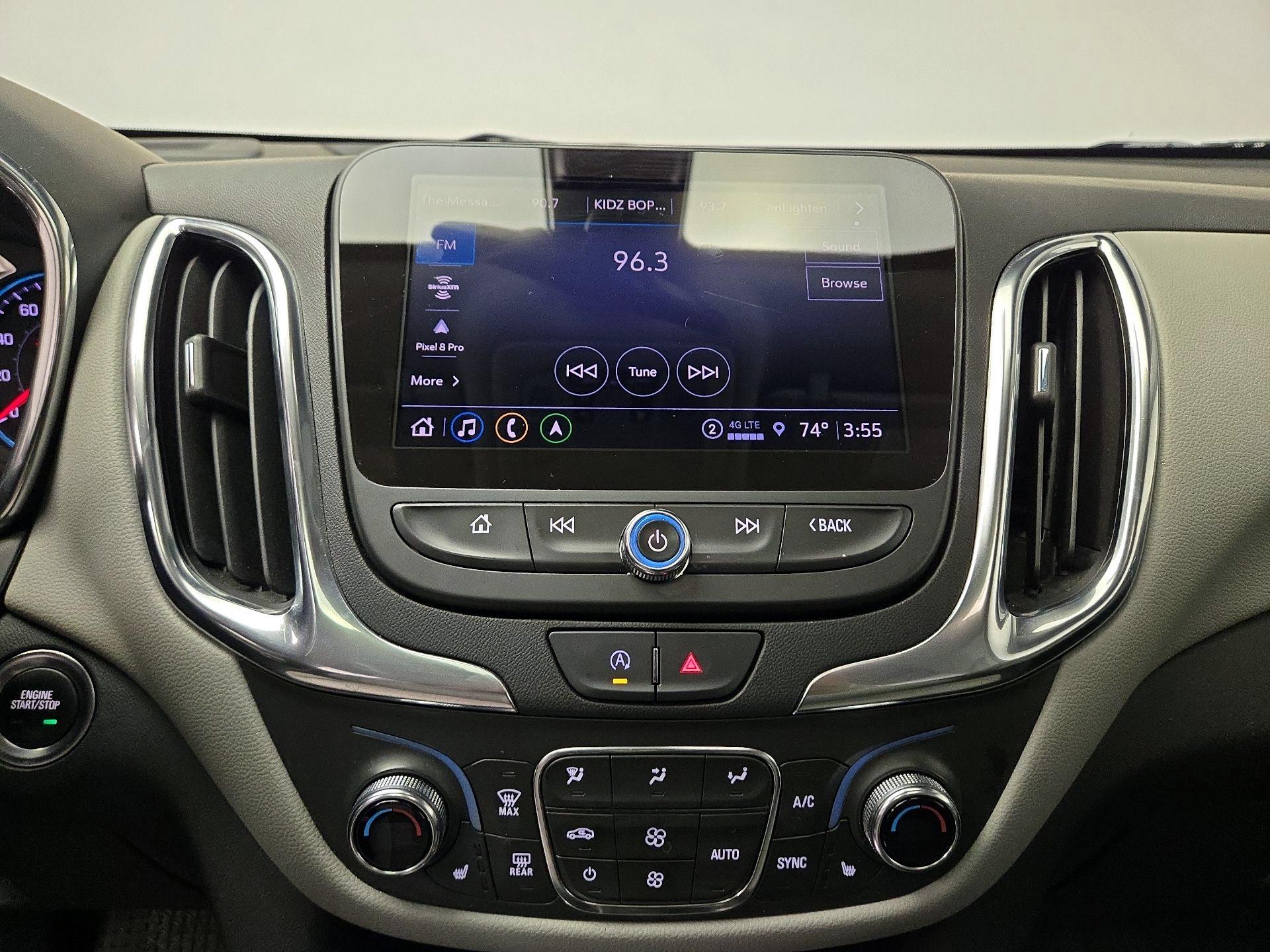 Thumbnail: 2022 Chevrolet Equinox - 16