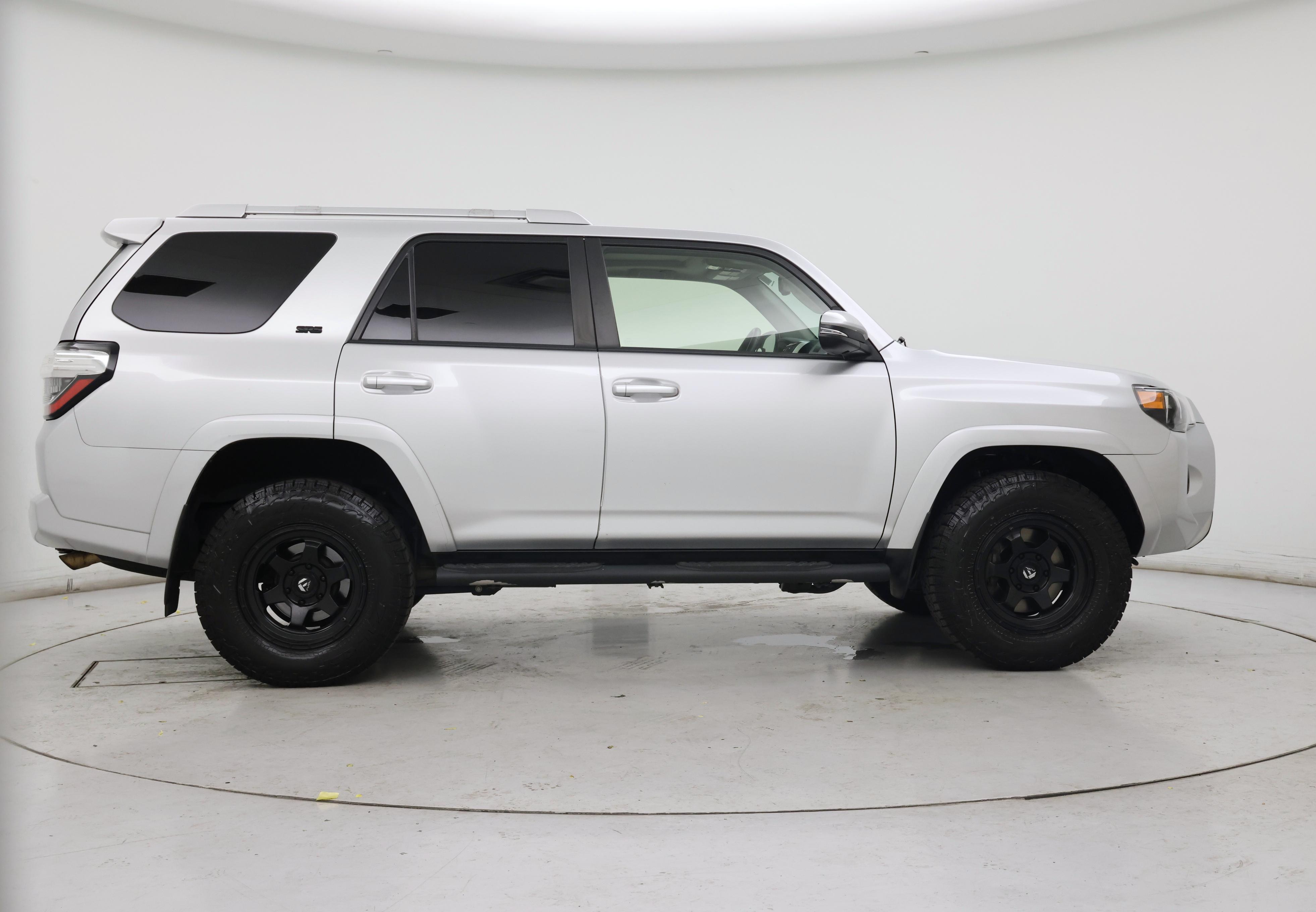 Thumbnail: 2018 Toyota 4Runner - 7