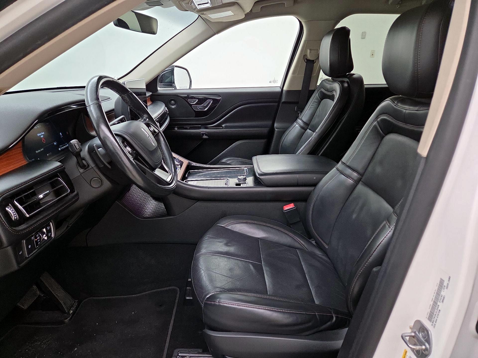 Thumbnail: 2020 Lincoln Aviator - 11