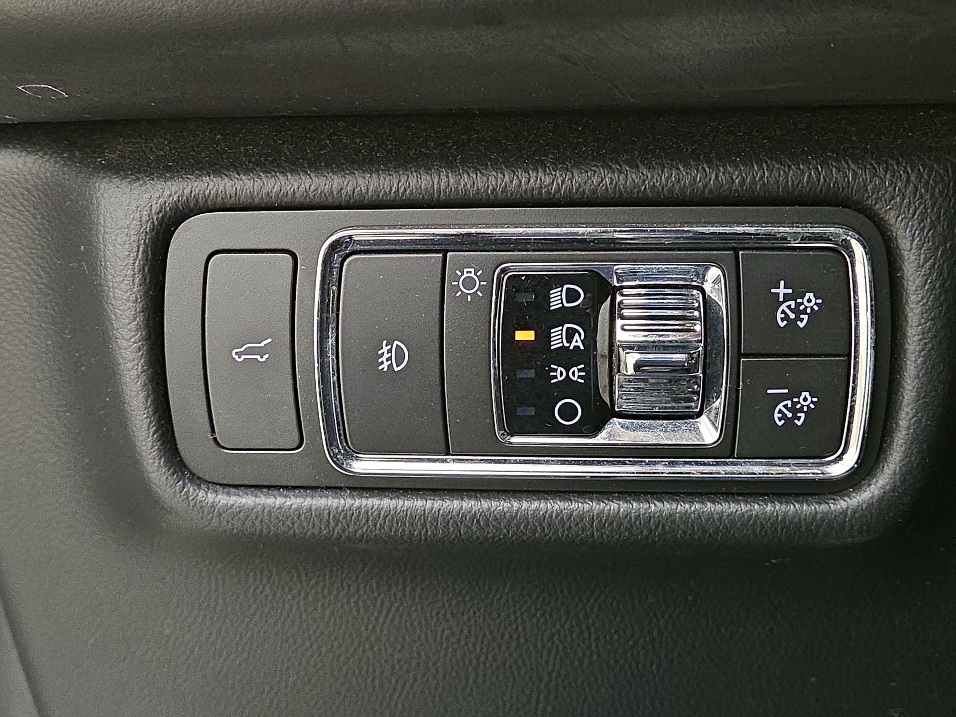 Thumbnail: 2020 Lincoln Aviator - 13