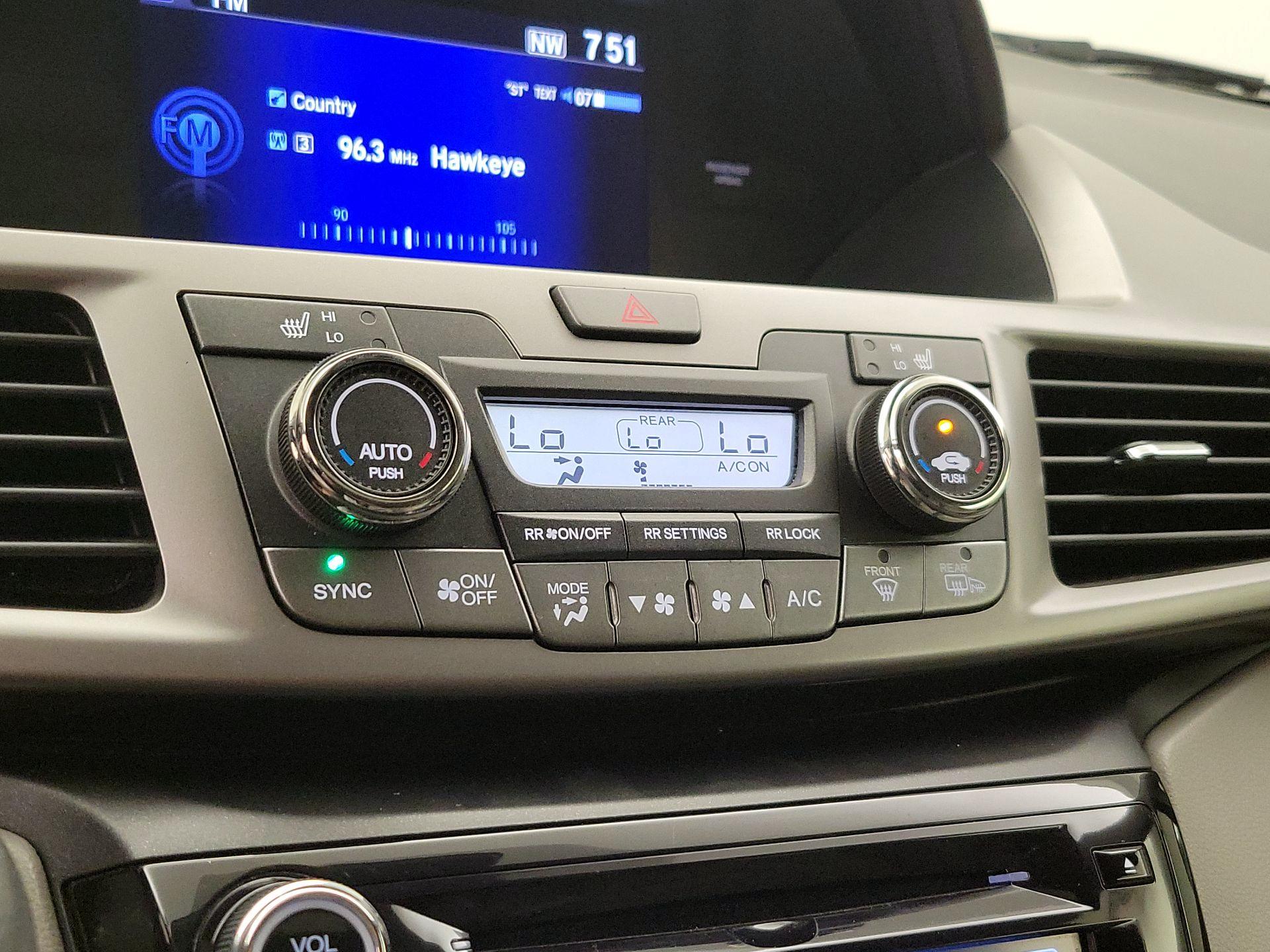 Thumbnail: 2016 Honda Odyssey - 16