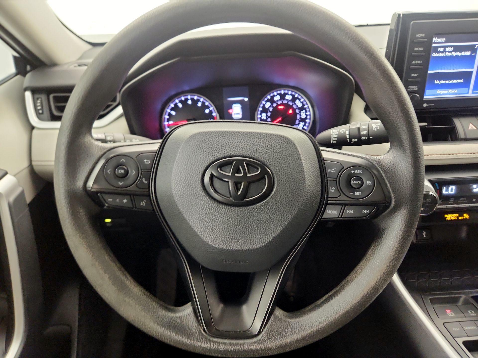 Thumbnail: 2021 Toyota RAV4 - 10