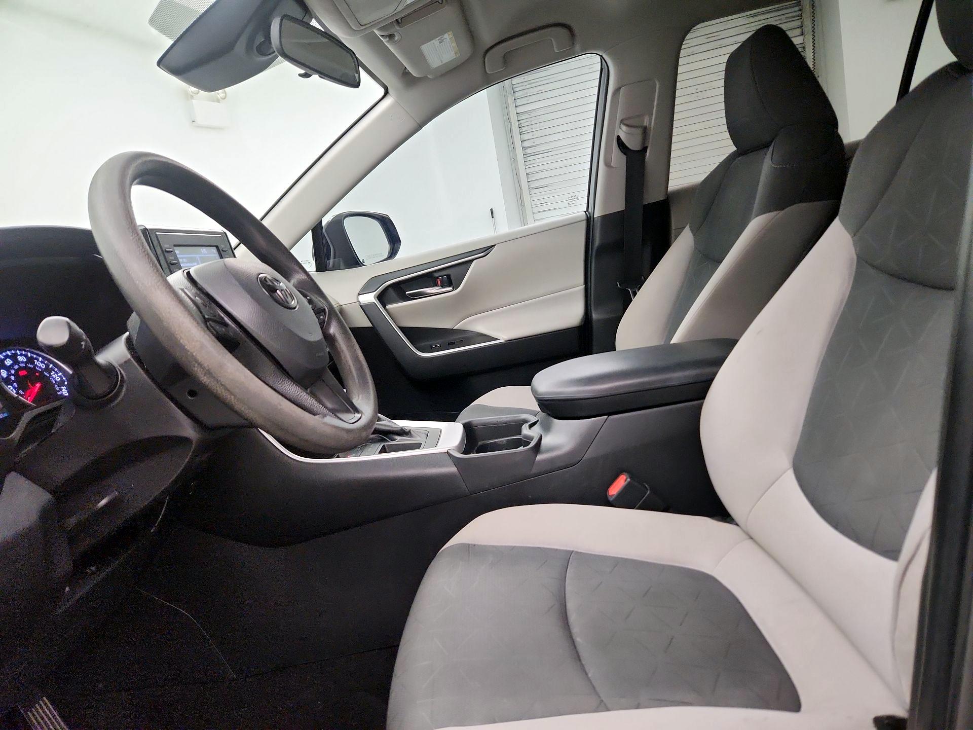 Thumbnail: 2021 Toyota RAV4 - 11