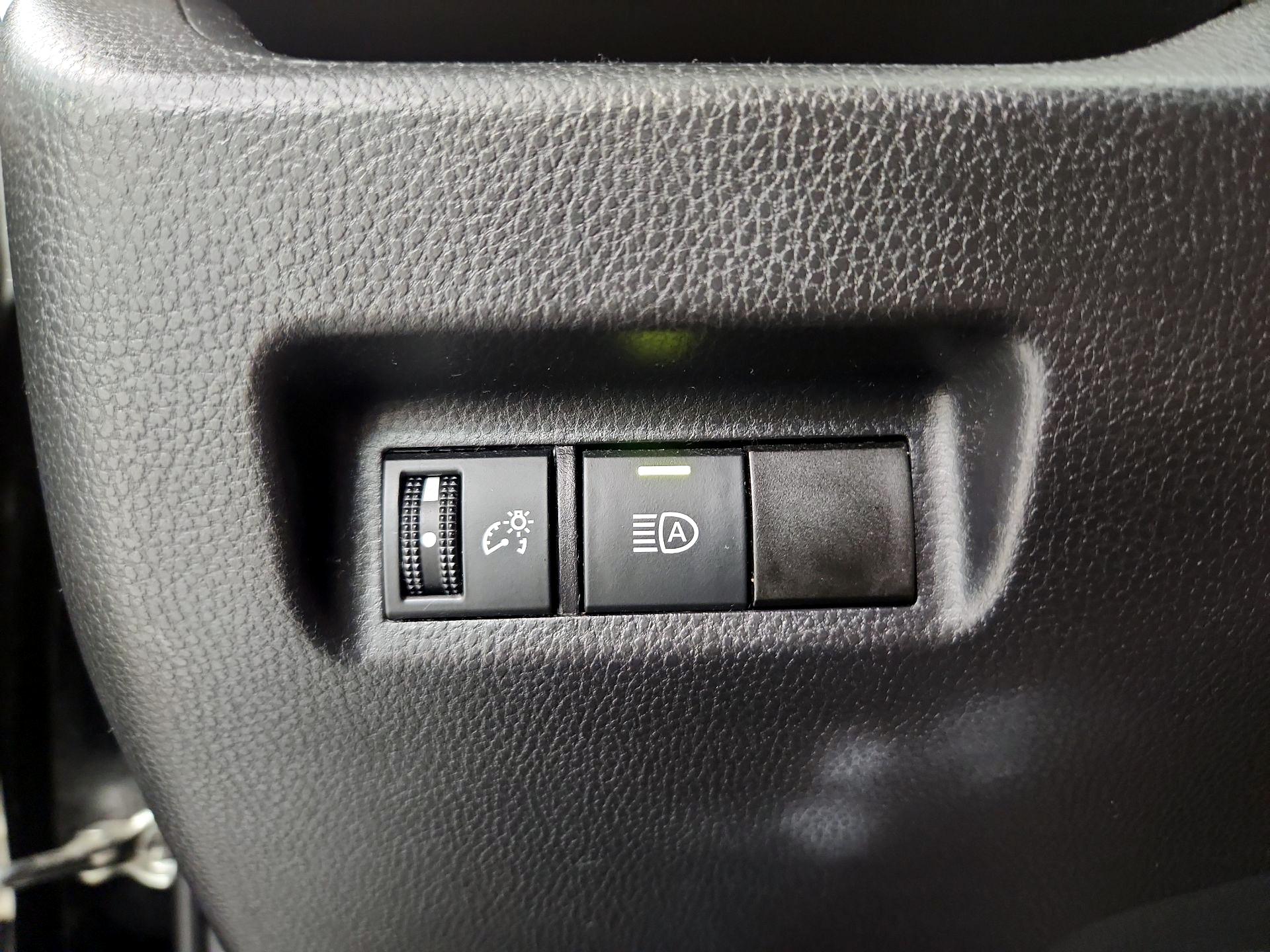 Thumbnail: 2021 Toyota RAV4 - 13
