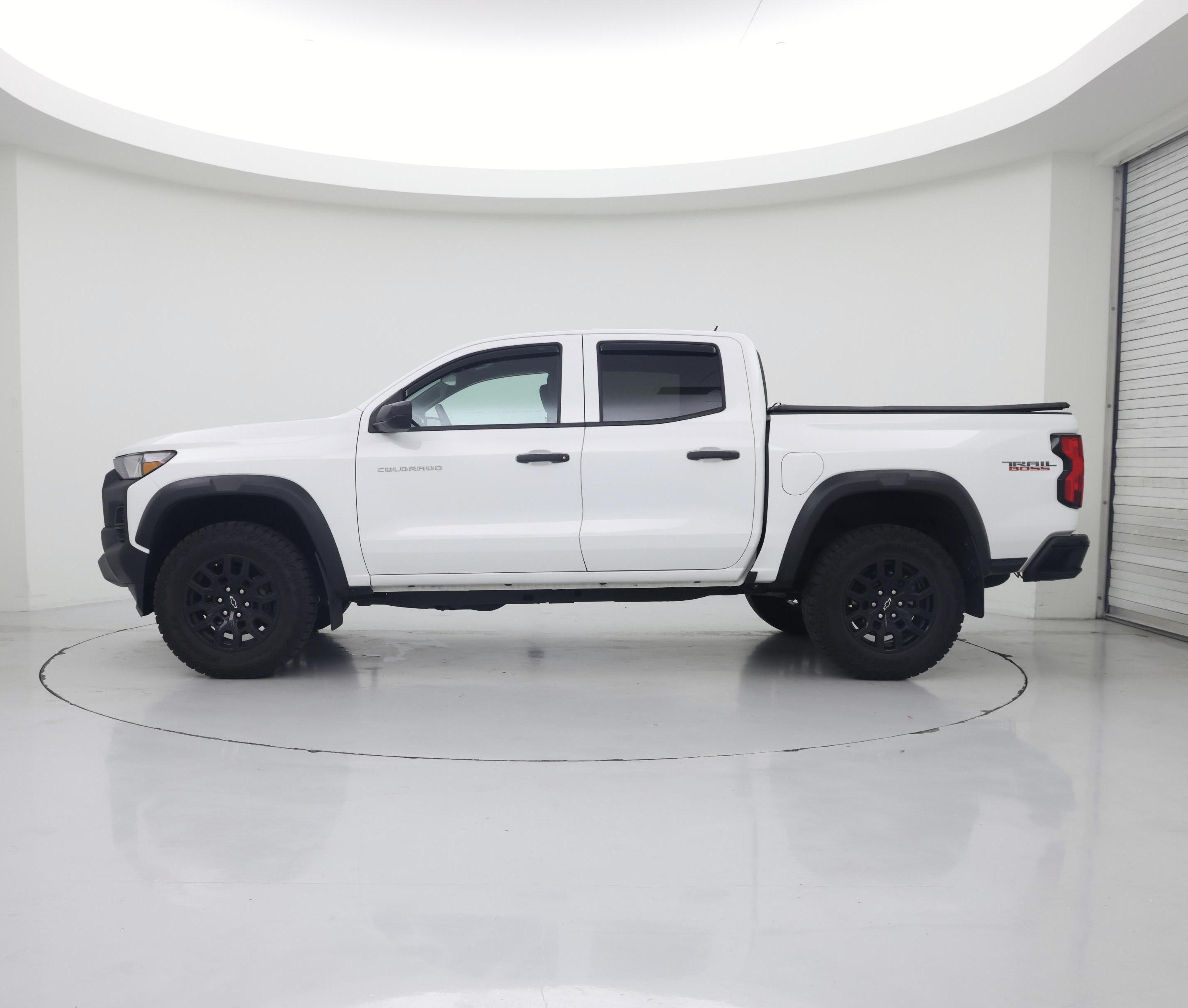 Thumbnail: 2024 Chevrolet Colorado - 3