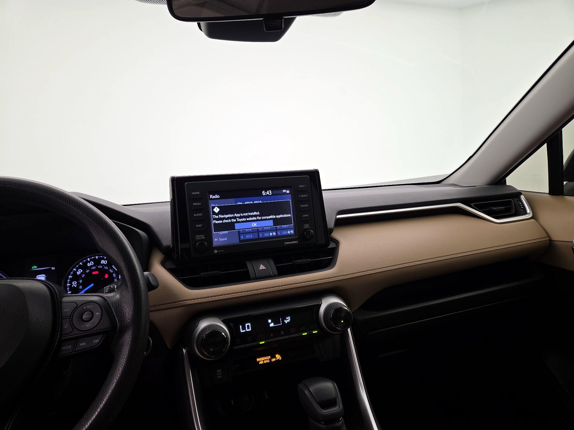 Thumbnail: 2021 Toyota RAV4 - 9