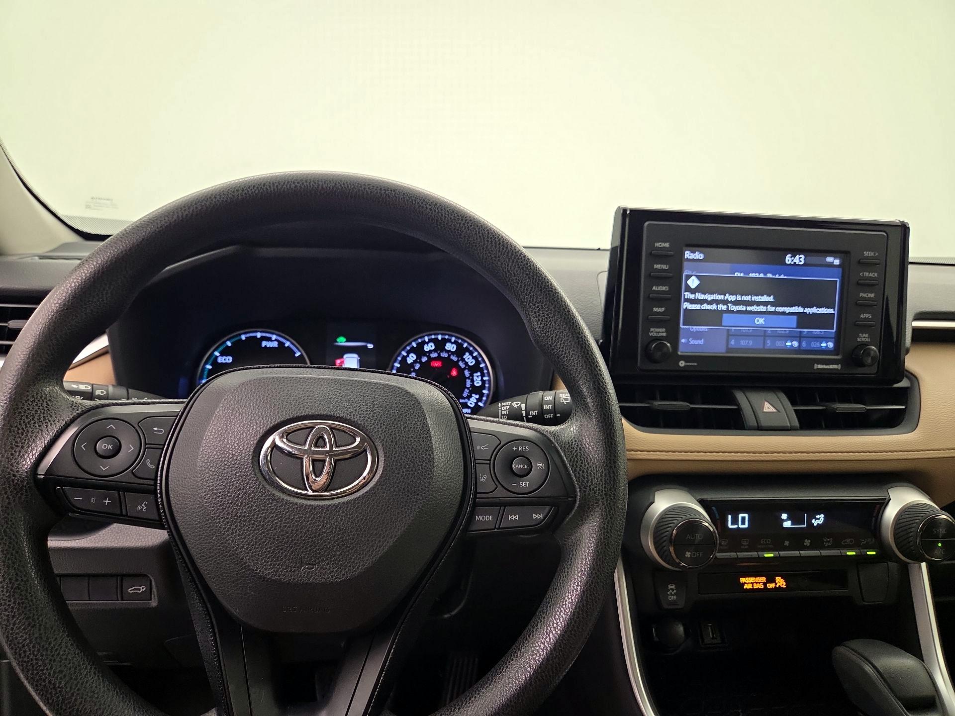 Thumbnail: 2021 Toyota RAV4 - 10