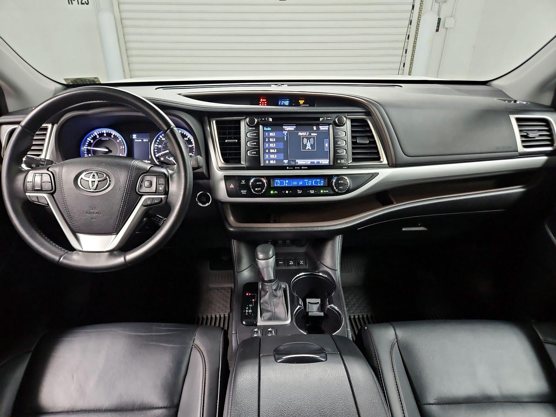 Thumbnail: 2019 Toyota Highlander - 9