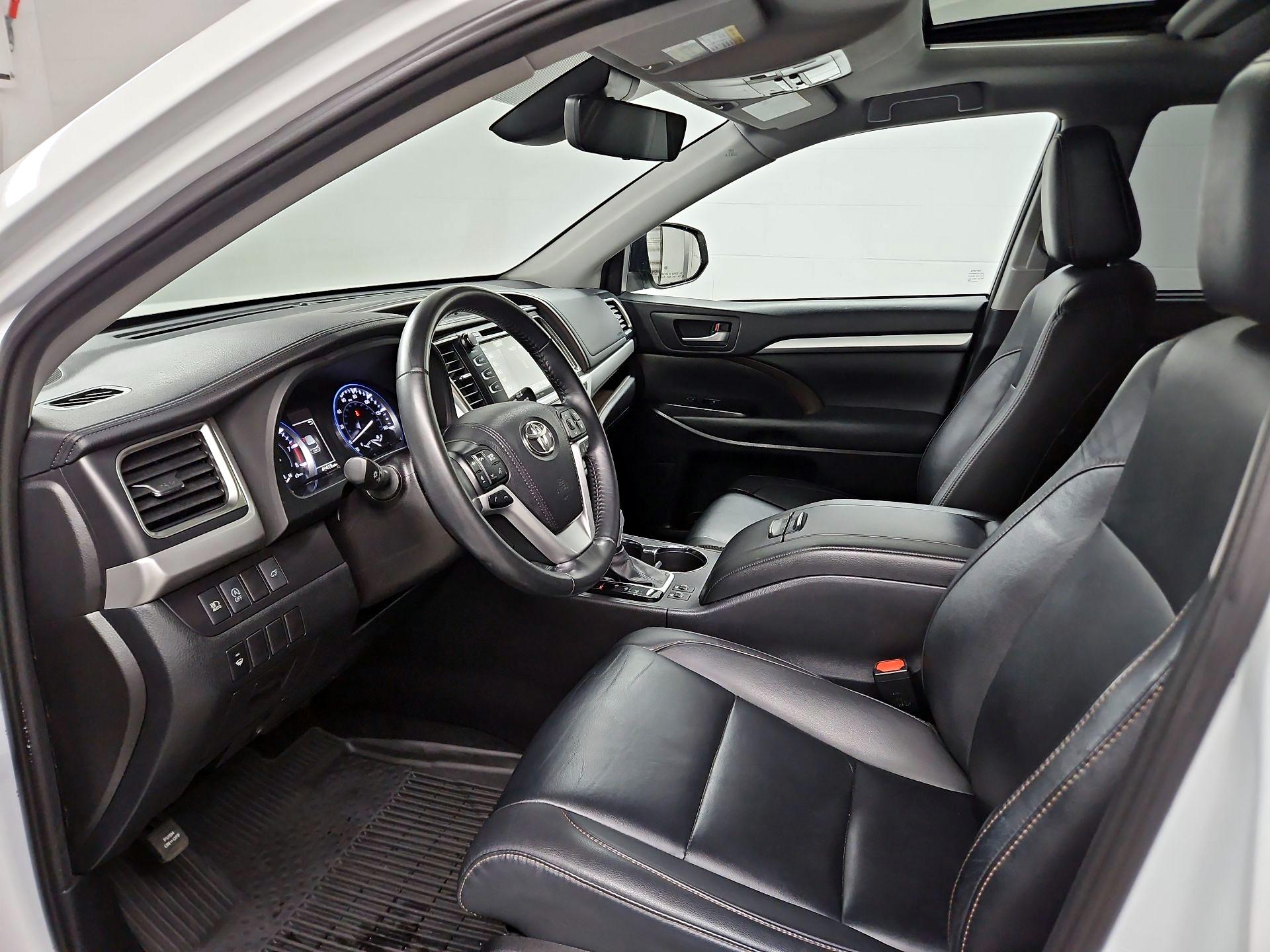 Thumbnail: 2019 Toyota Highlander - 11