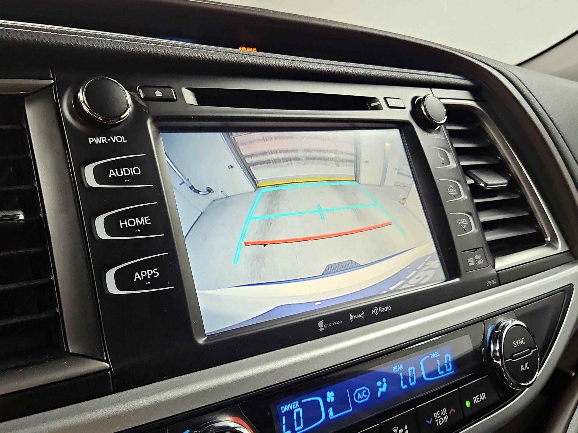 Thumbnail: 2019 Toyota Highlander - 14