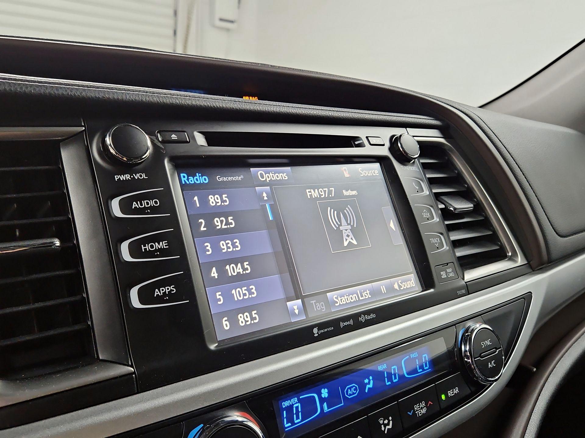 Thumbnail: 2019 Toyota Highlander - 15