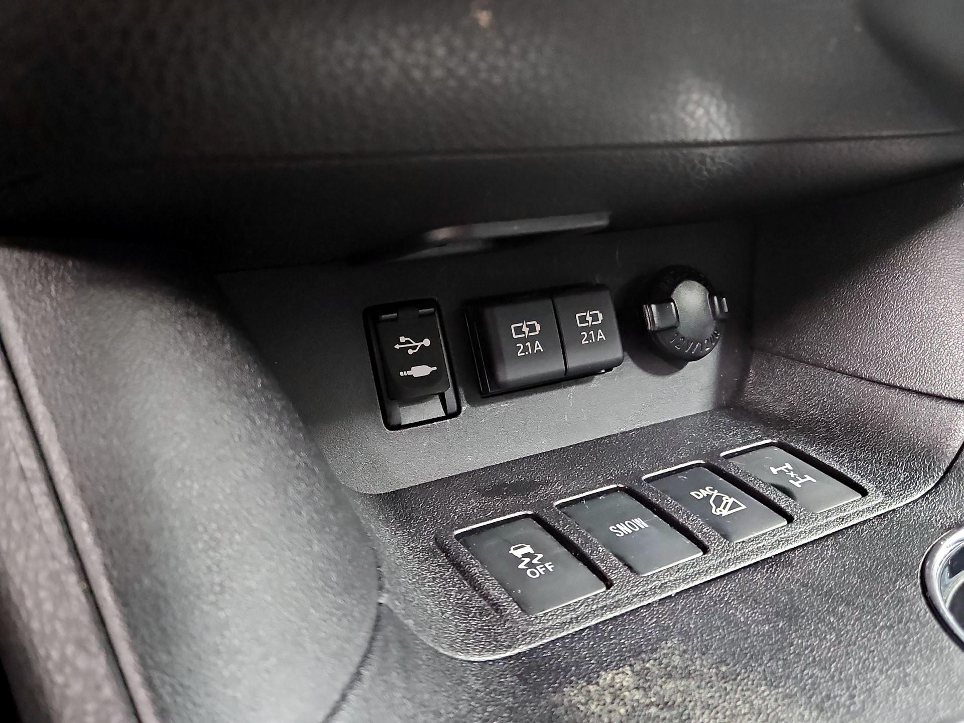 Thumbnail: 2019 Toyota Highlander - 18