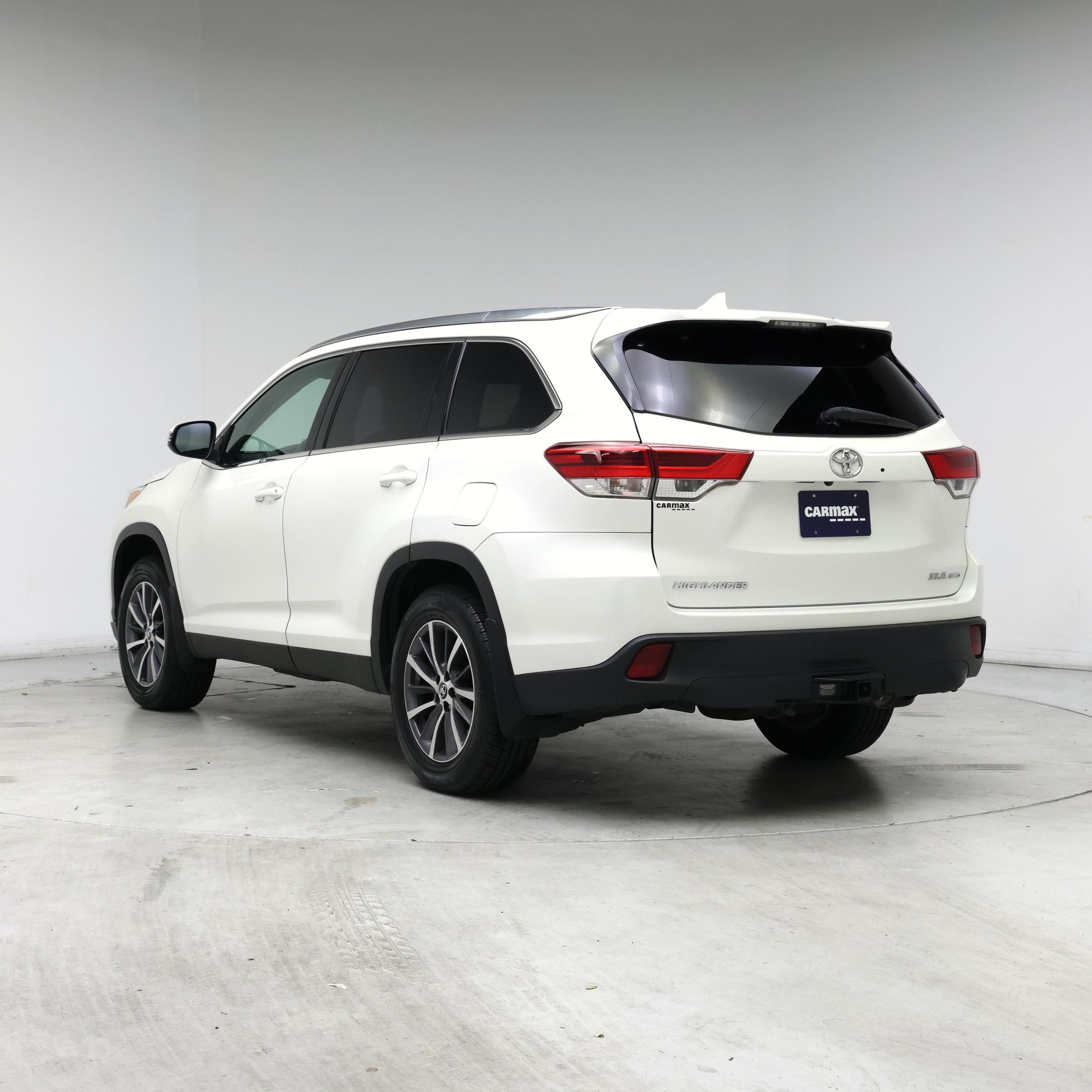 Thumbnail: 2019 Toyota Highlander - 2