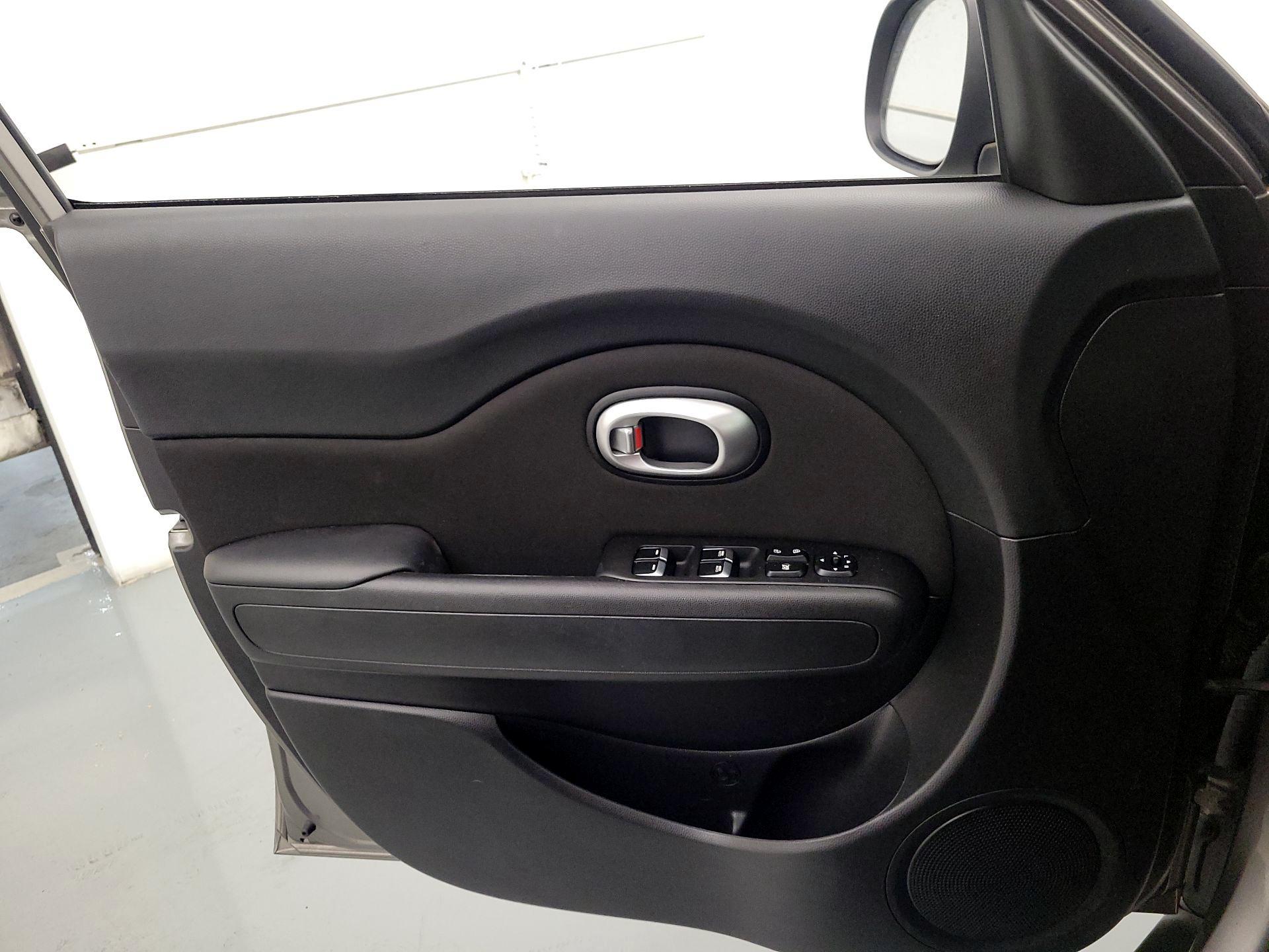 Thumbnail: 2019 Kia Soul - 10