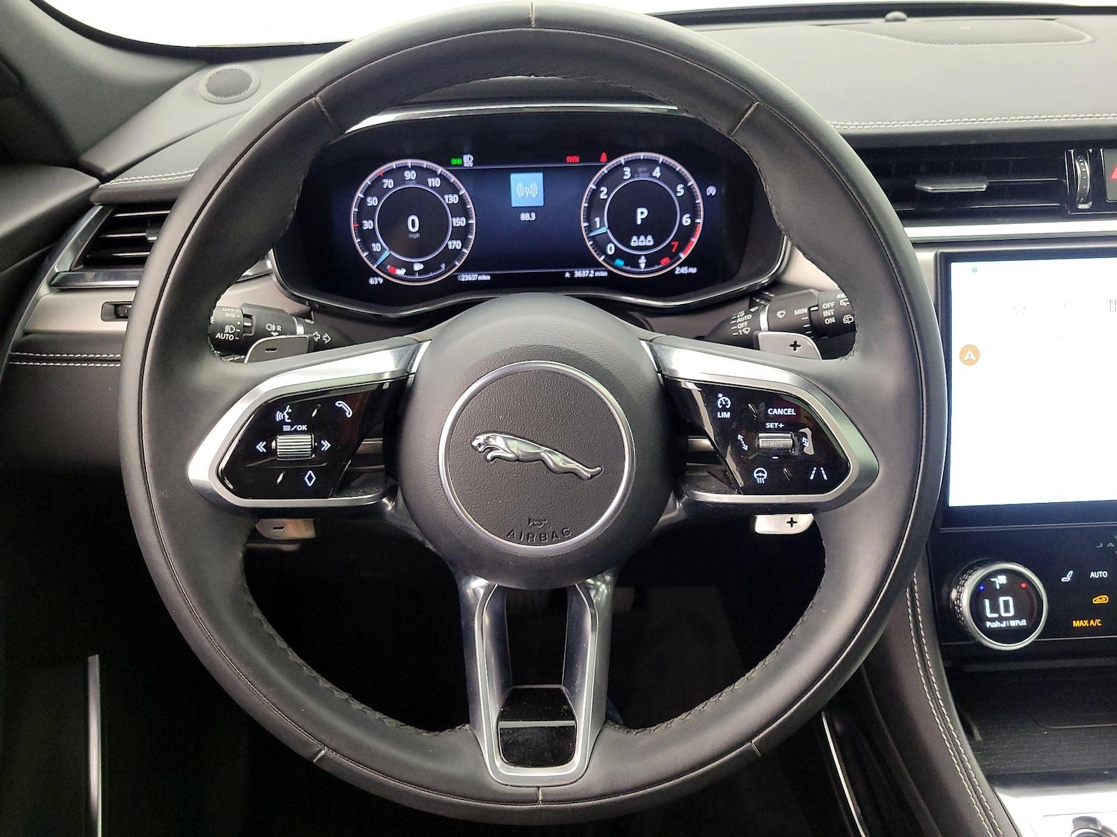 2024 Jaguar F-PACE R-Dynamic S - Photo 11