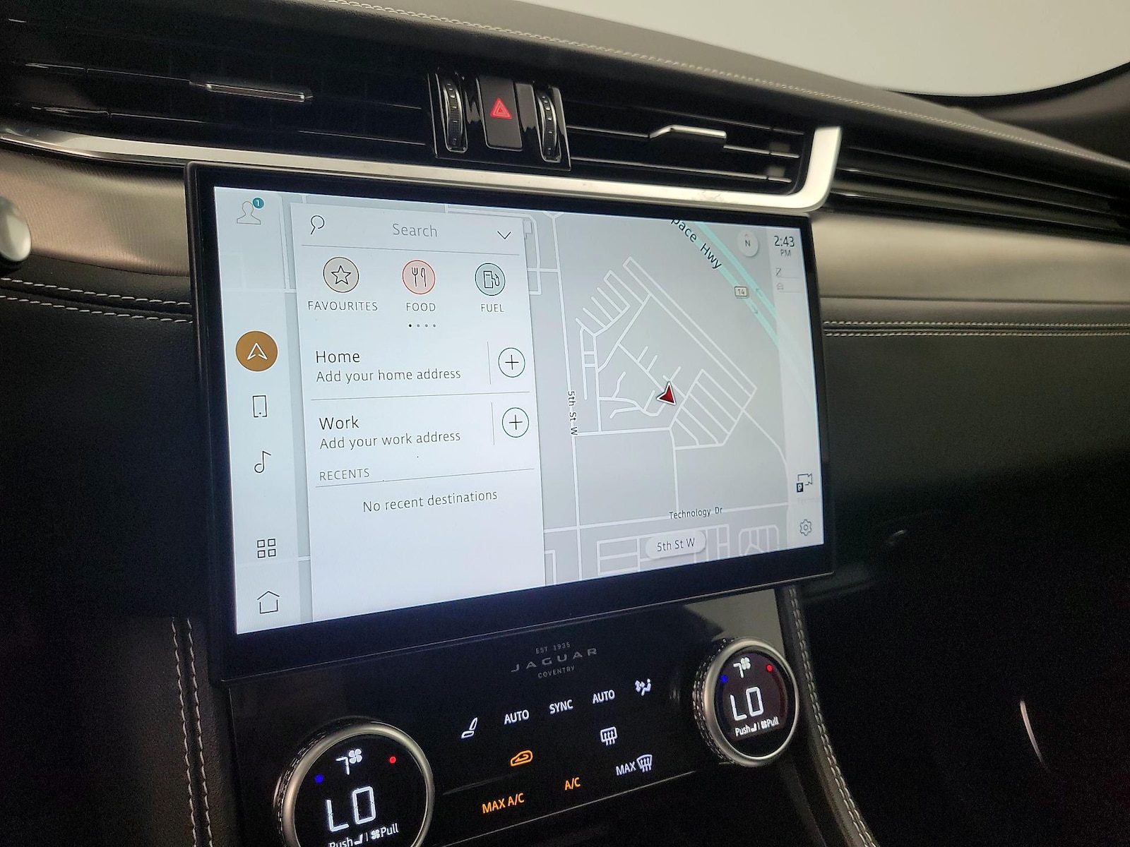 2024 Jaguar F-PACE R-Dynamic S - Photo 15