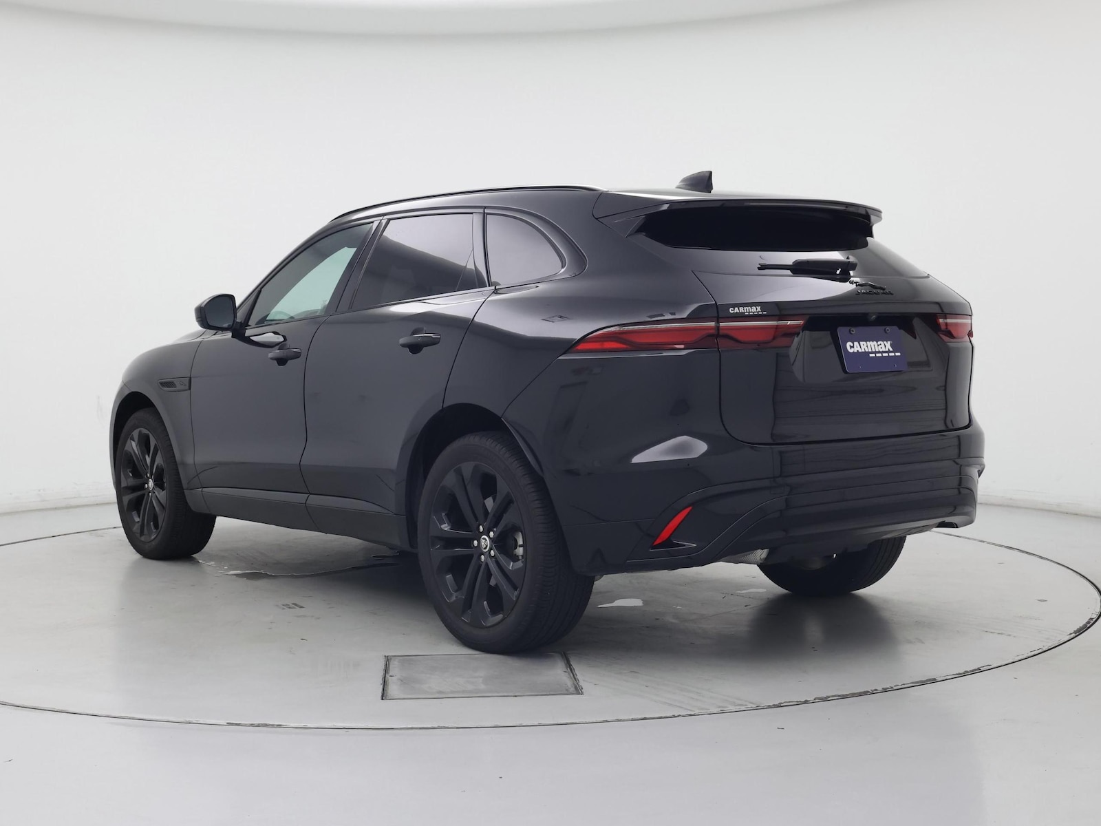 2024 Jaguar F-PACE R-Dynamic S - Photo 3