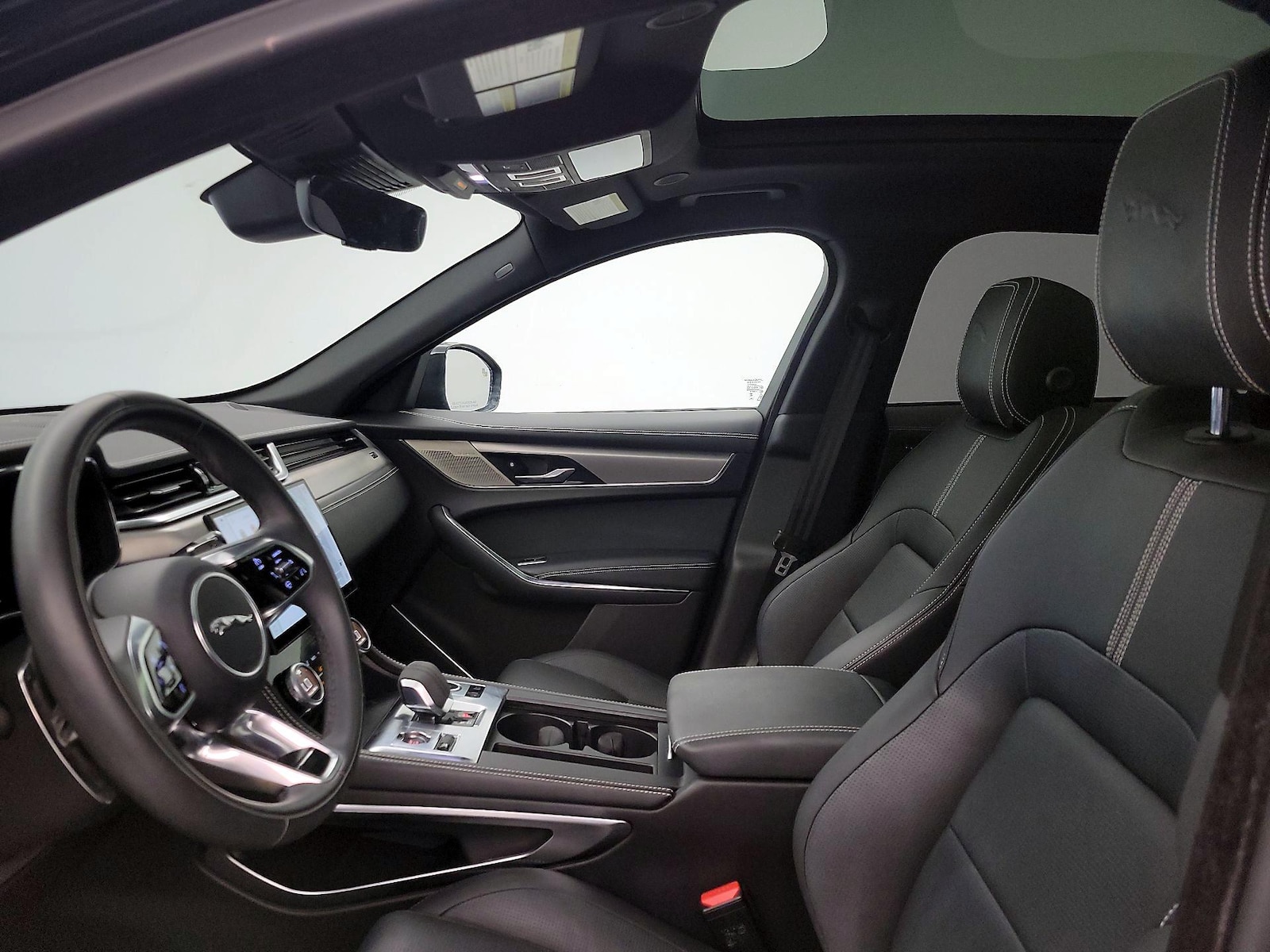 2024 Jaguar F-PACE R-Dynamic S - Photo 21