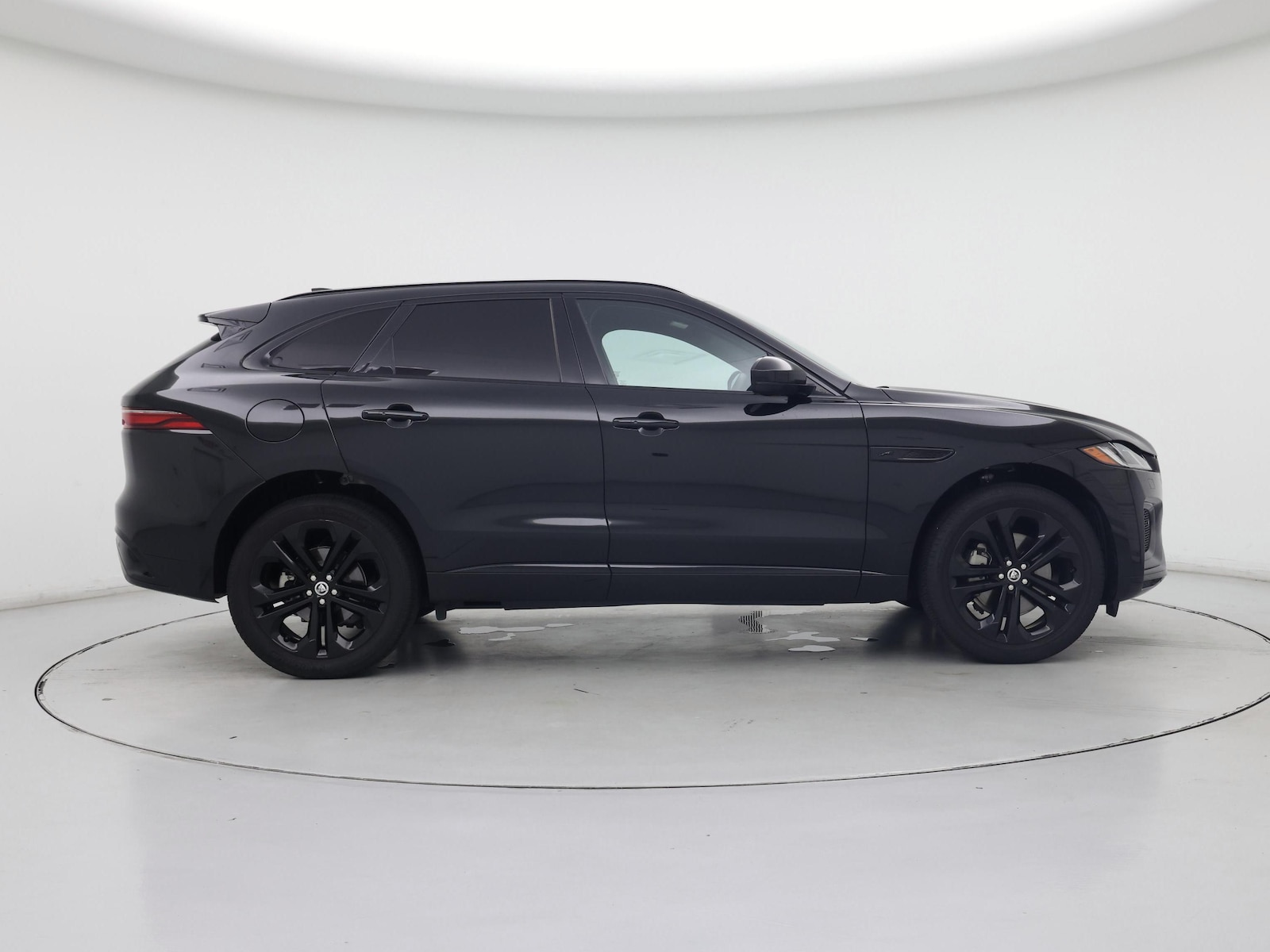 2024 Jaguar F-PACE R-Dynamic S - Photo 8