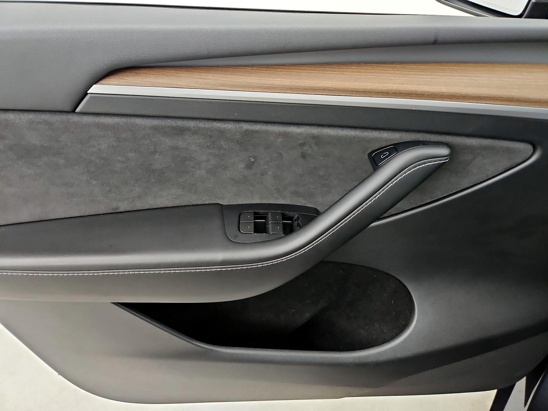 Thumbnail: 2023 Tesla Model Y - 12