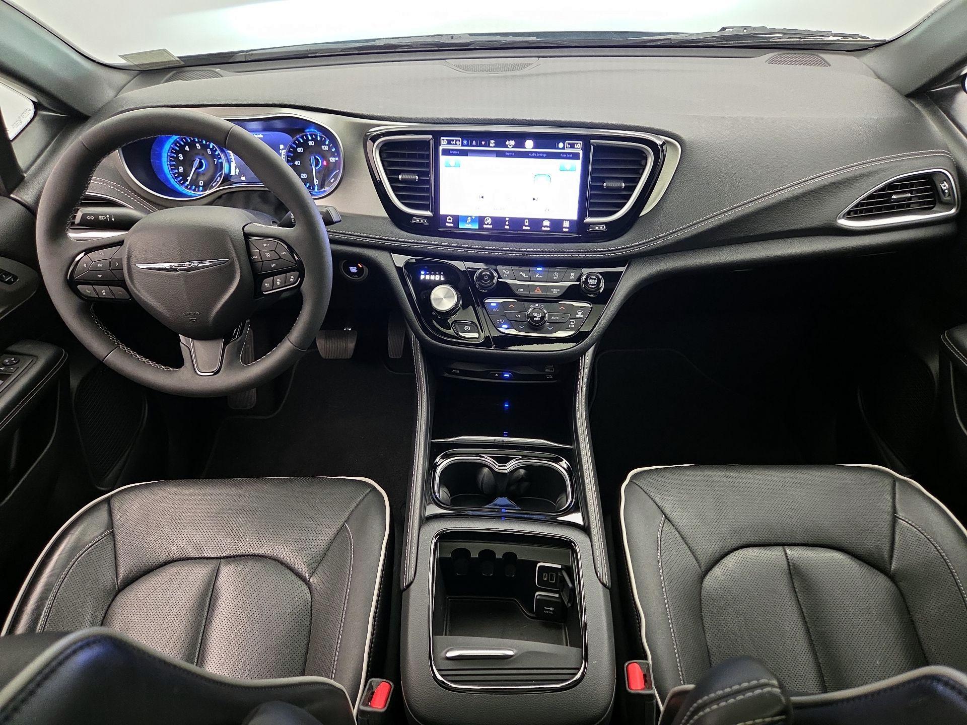 Thumbnail: 2023 Chrysler Pacifica - 9