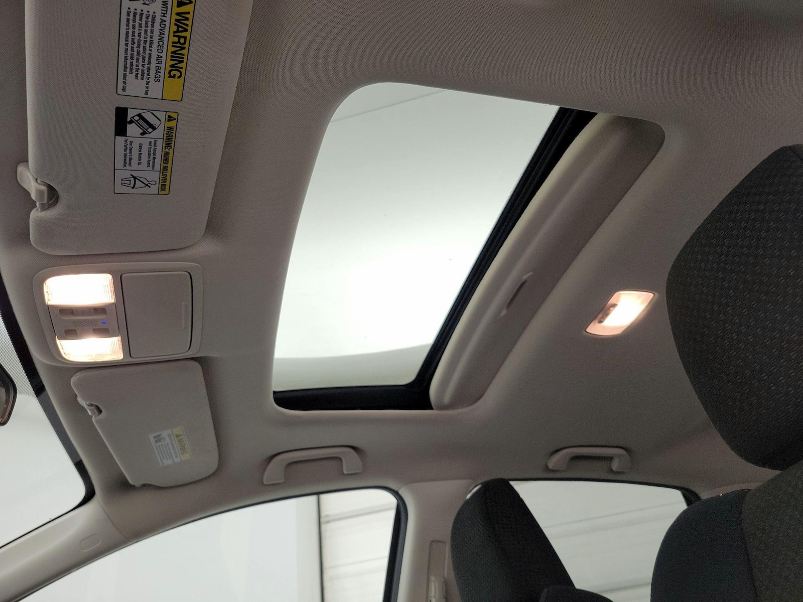 Sunroof(s) & Overhead Airbags