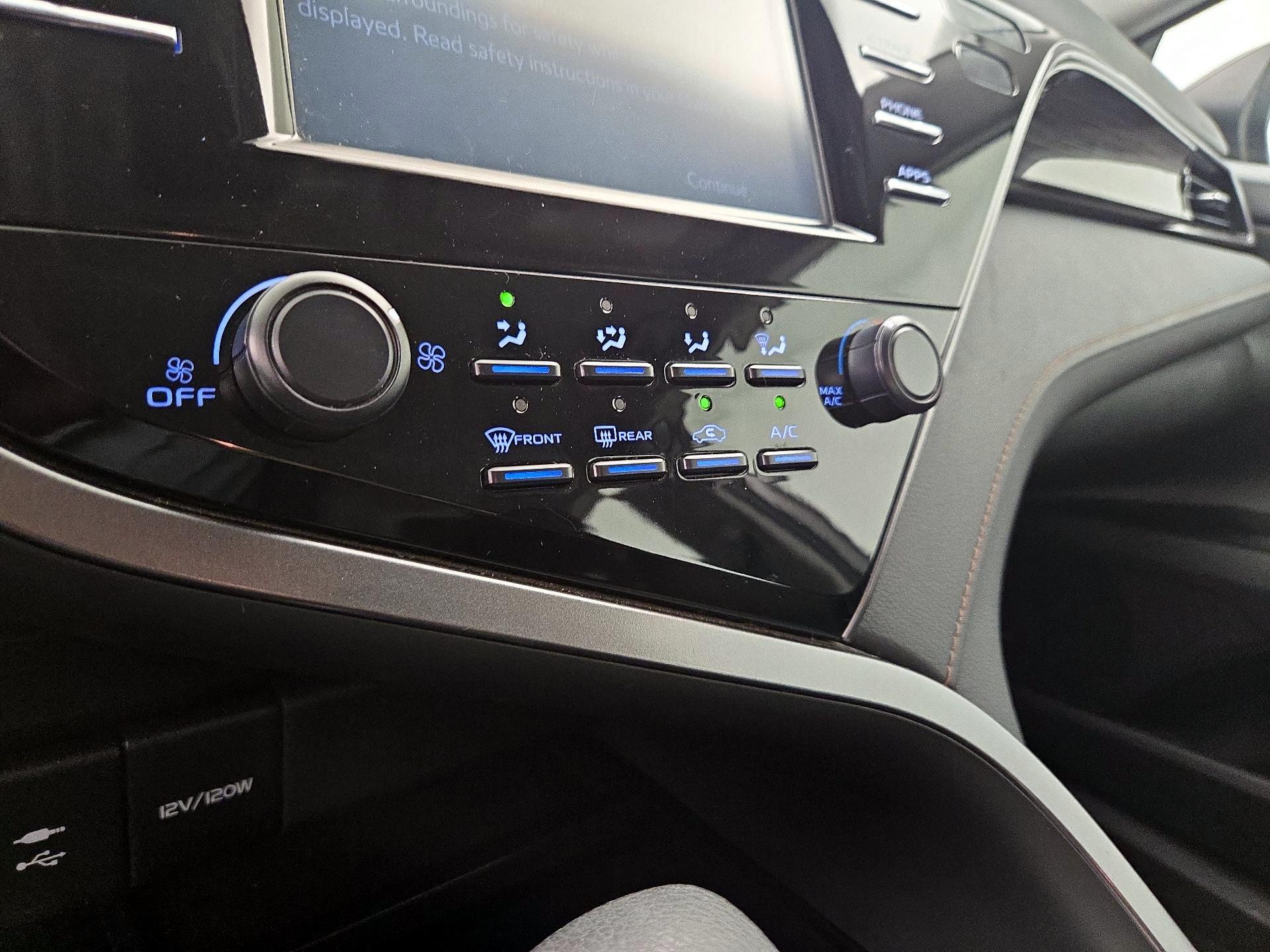 Thumbnail: 2019 Toyota Camry - 16