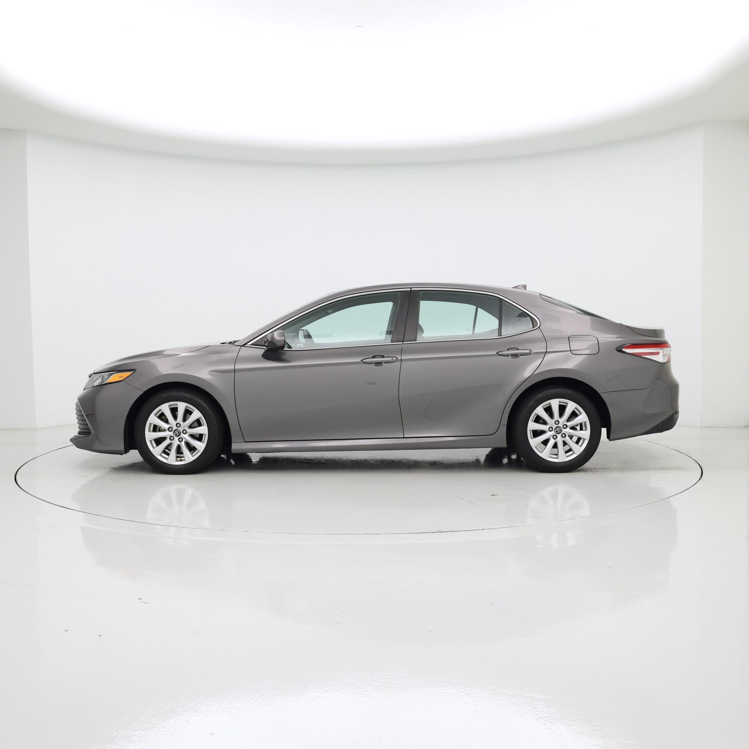 Thumbnail: 2019 Toyota Camry - 3