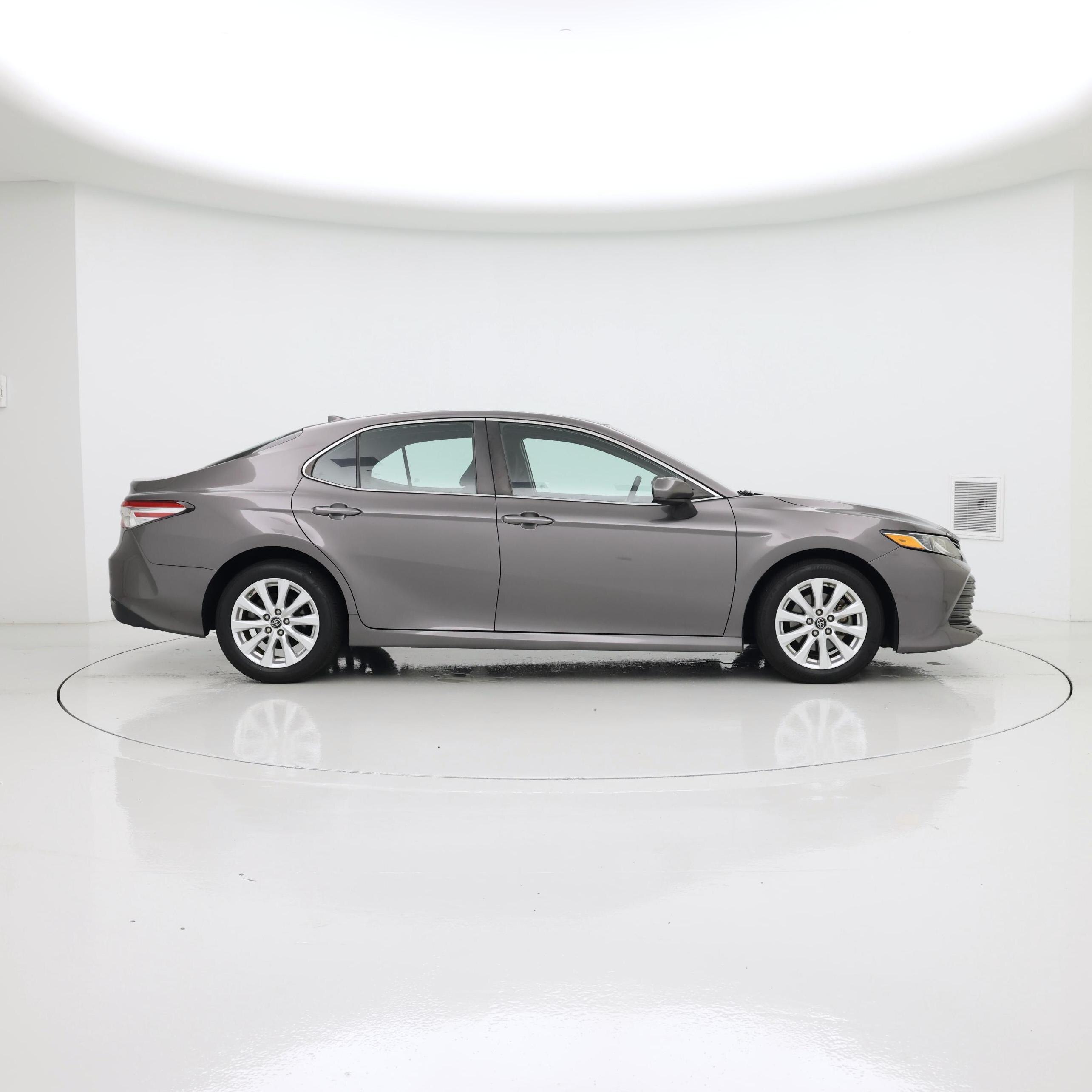 Thumbnail: 2019 Toyota Camry - 7