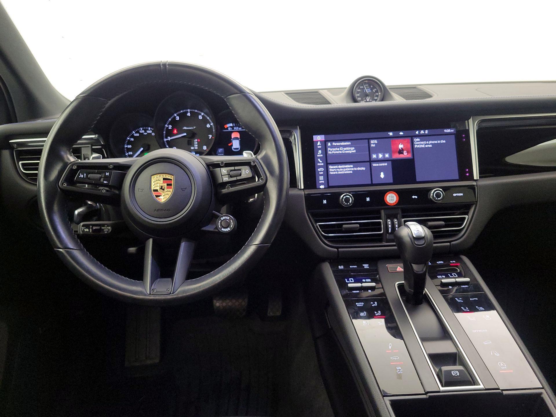 Thumbnail: 2023 Porsche Macan - 9