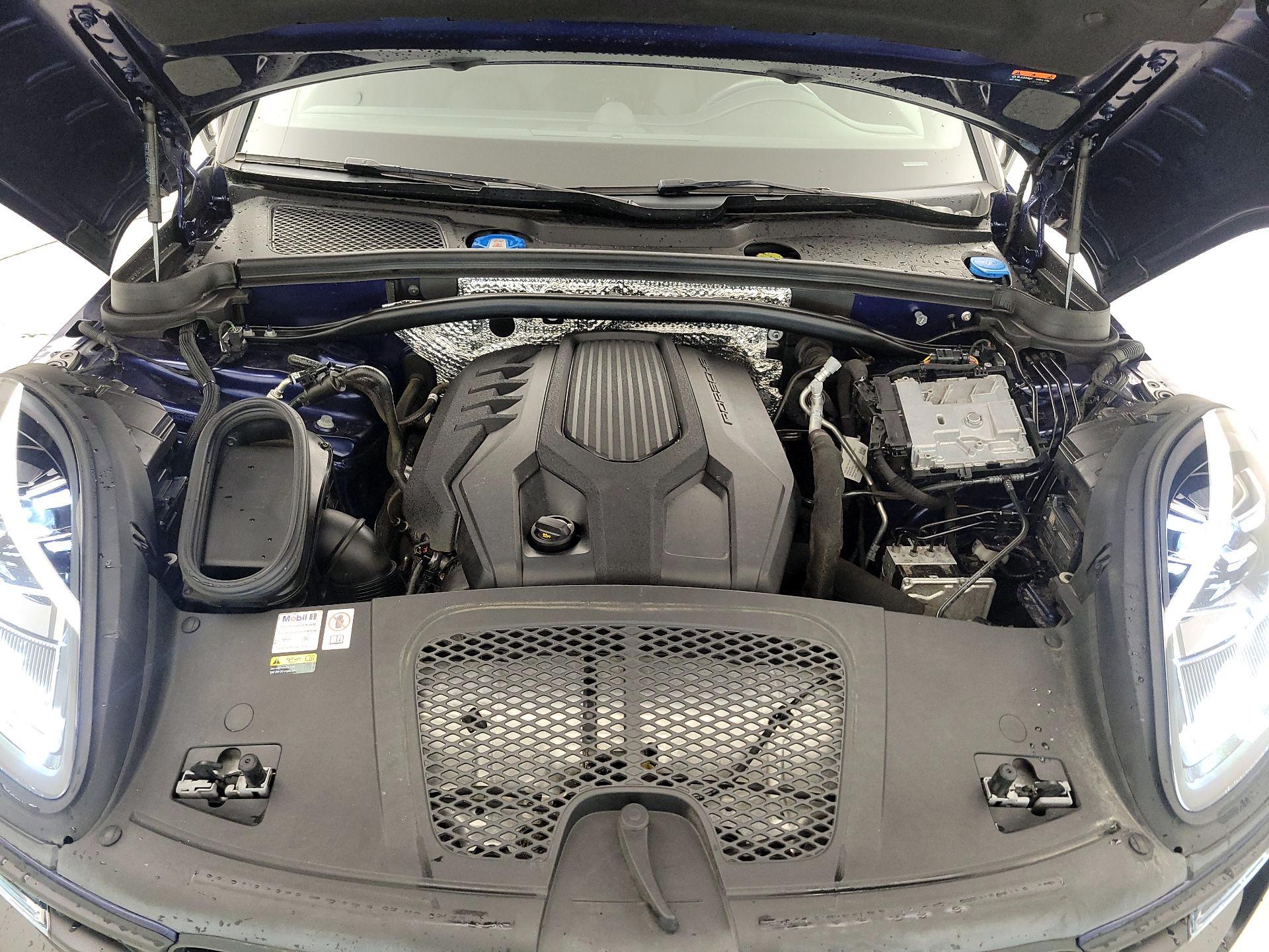 Thumbnail: 2023 Porsche Macan - 20