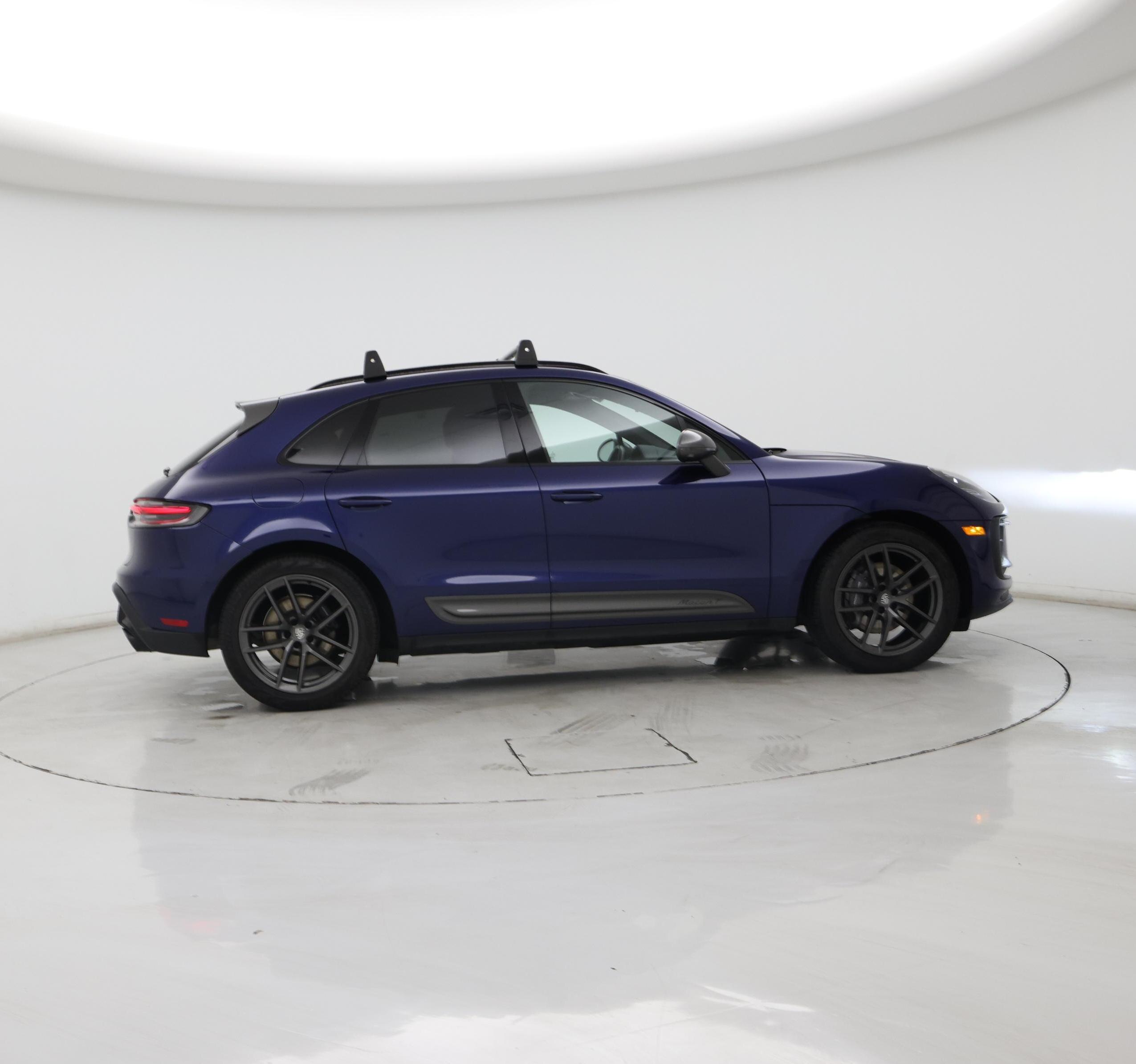 Thumbnail: 2023 Porsche Macan - 7