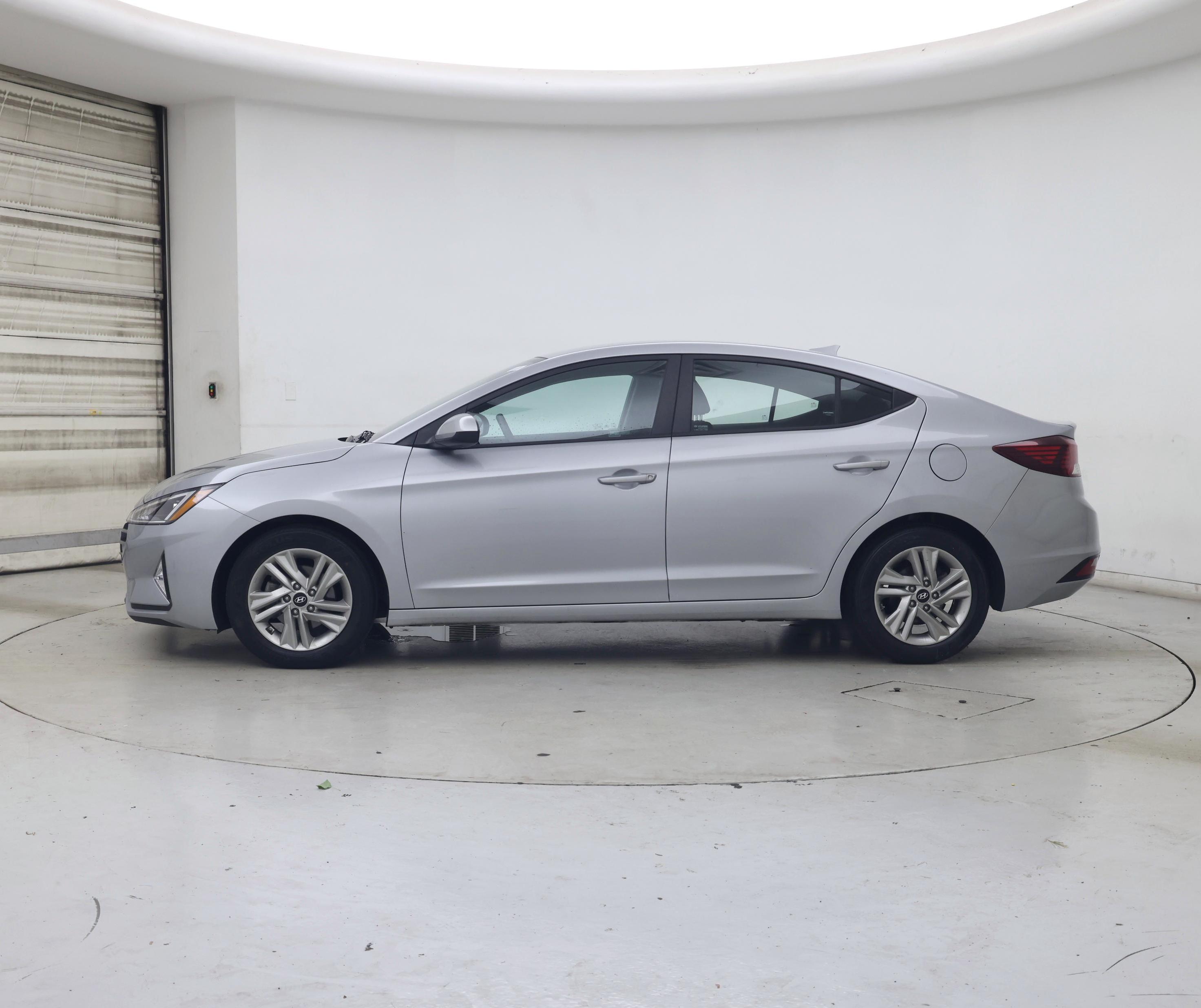 Thumbnail: 2020 Hyundai Elantra - 3