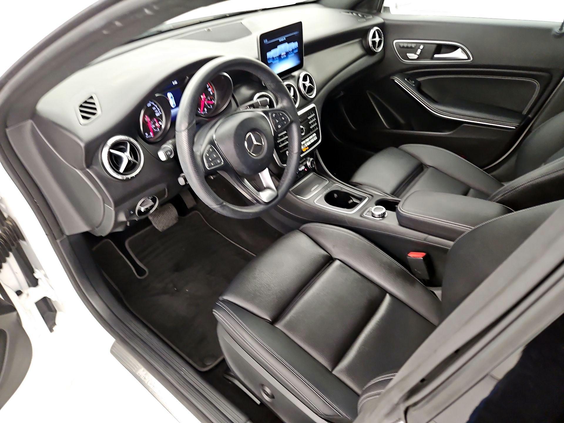 Thumbnail: 2019 Mercedes-Benz CLA - 11