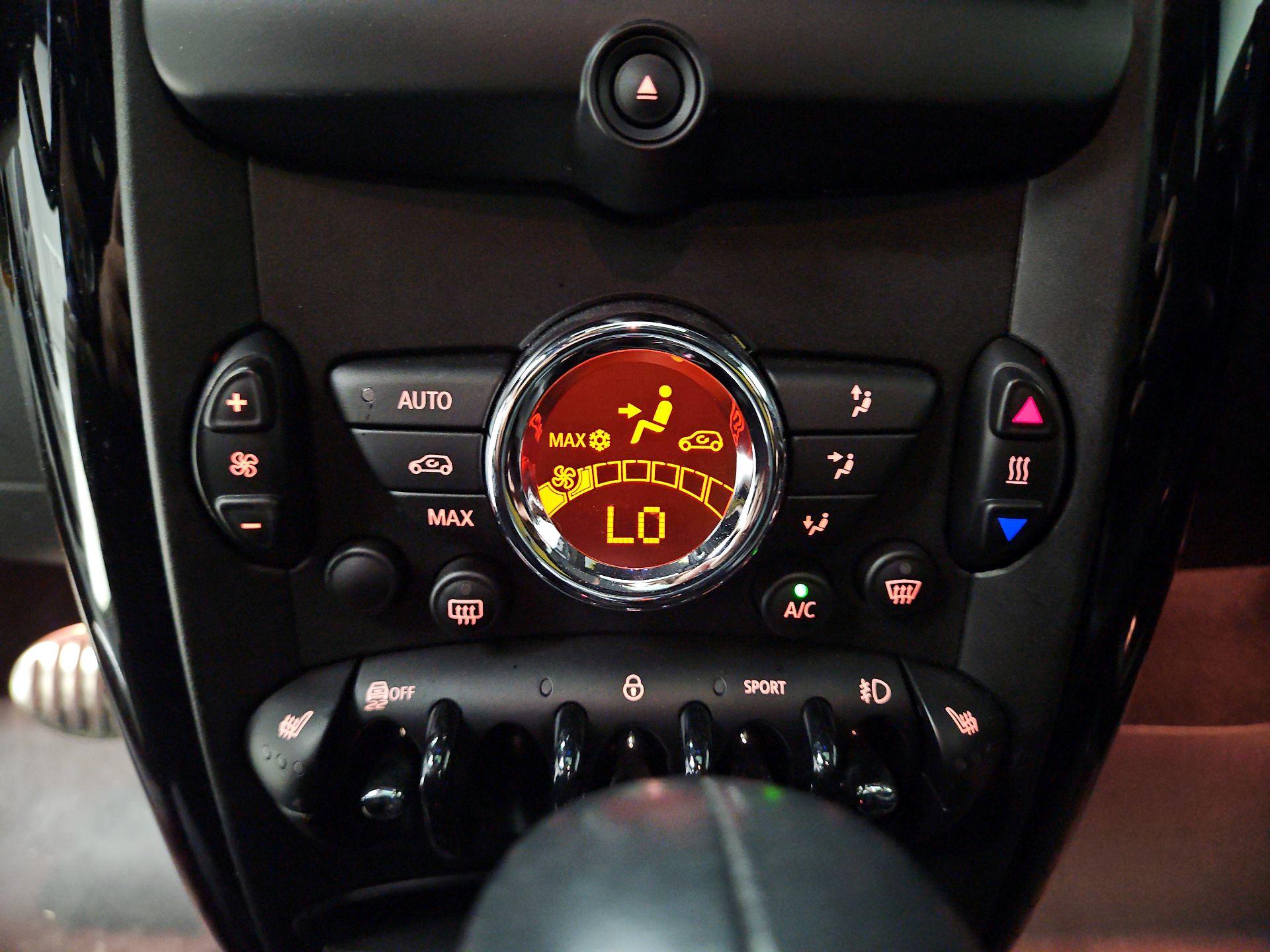Thumbnail: 2016 MINI Cooper Countryman - 14