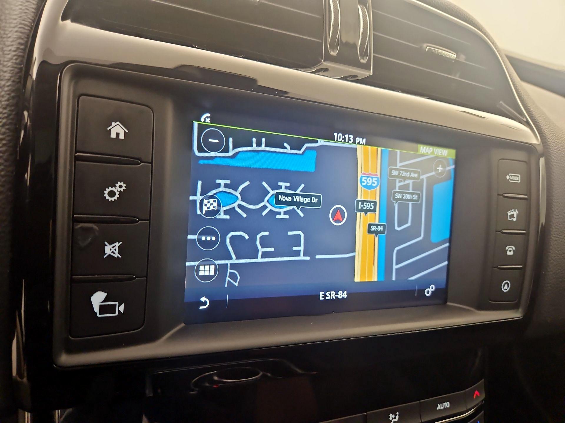 Thumbnail: 2017 Jaguar XE - 14