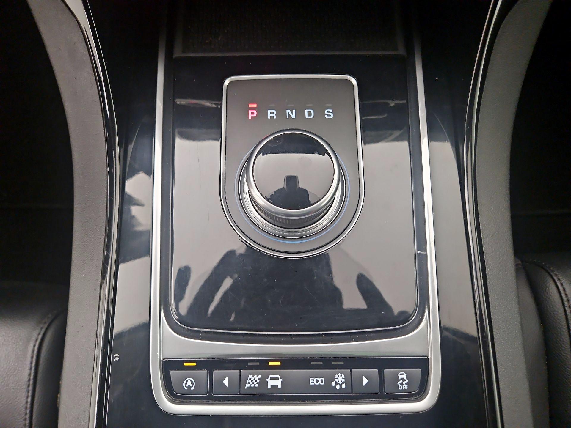 Thumbnail: 2017 Jaguar XE - 18