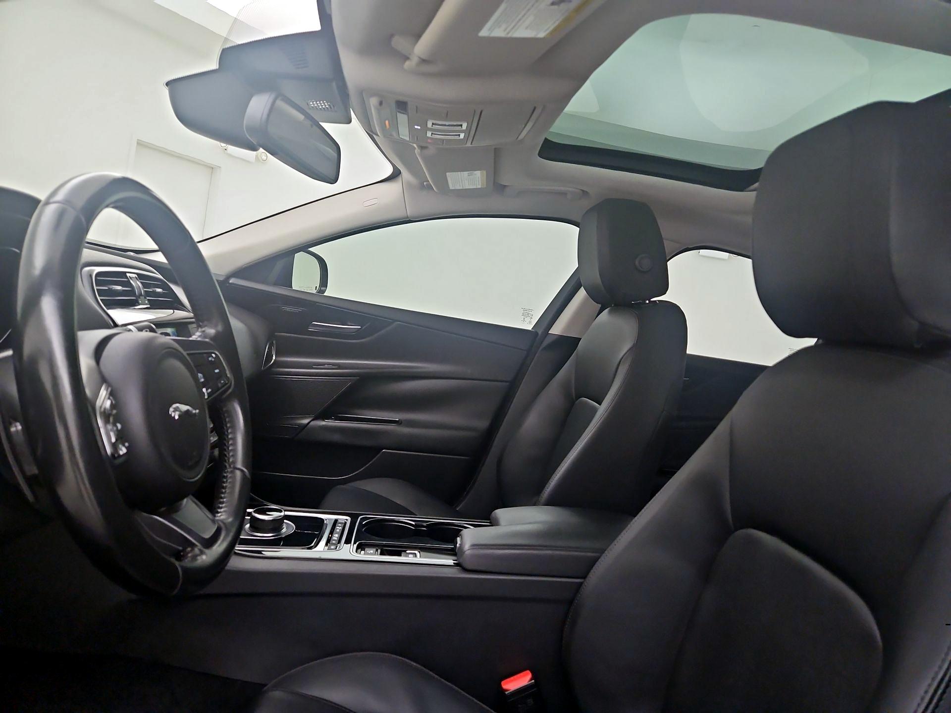 Thumbnail: 2017 Jaguar XE - 20