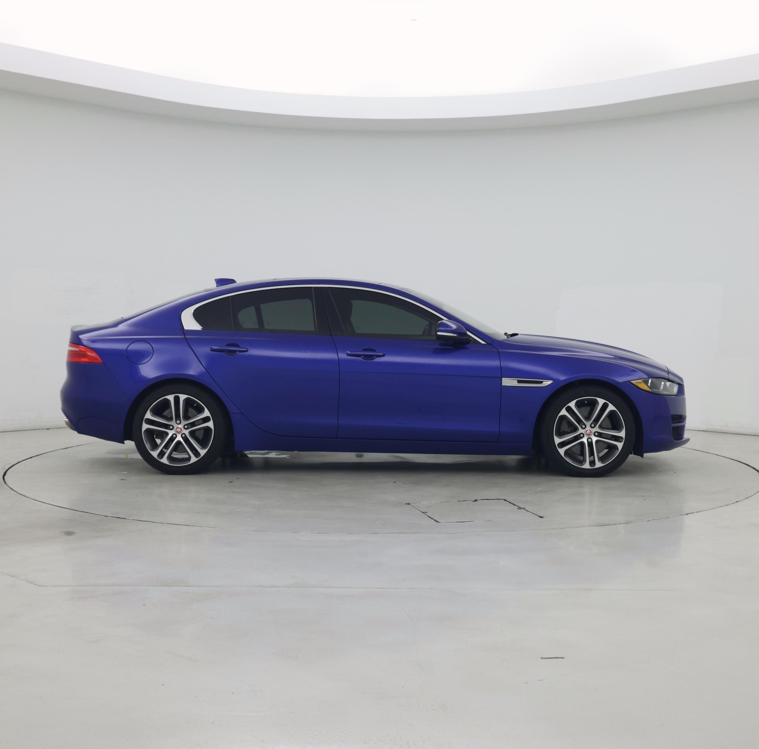 Thumbnail: 2017 Jaguar XE - 7