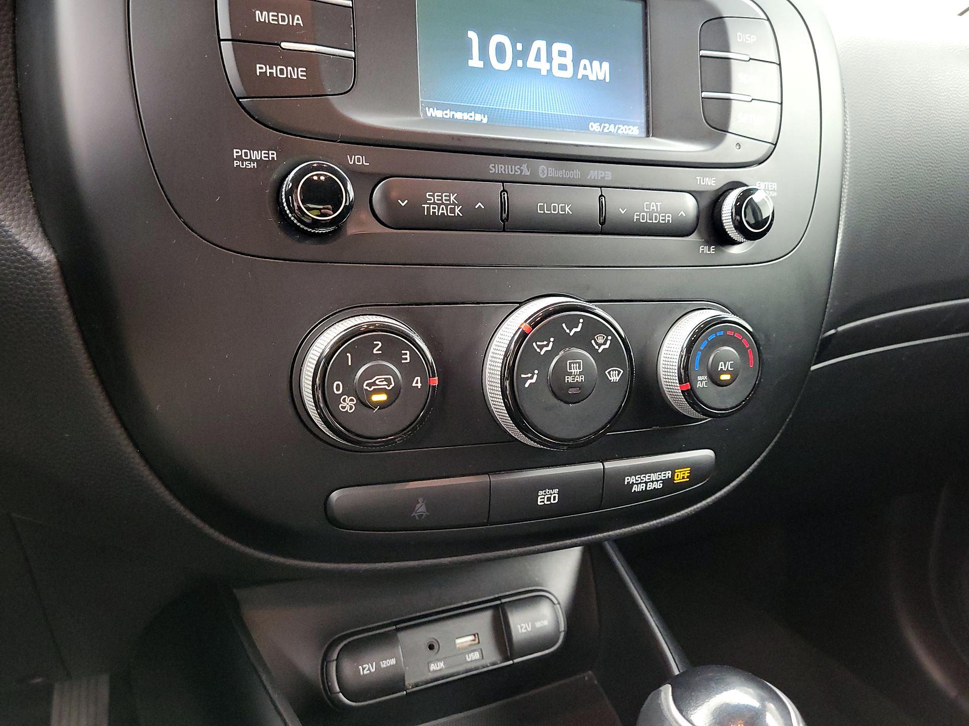 Thumbnail: 2016 Kia Soul - 16