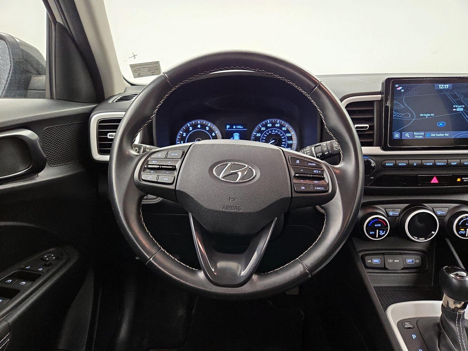 Thumbnail: 2022 Hyundai Venue - 10