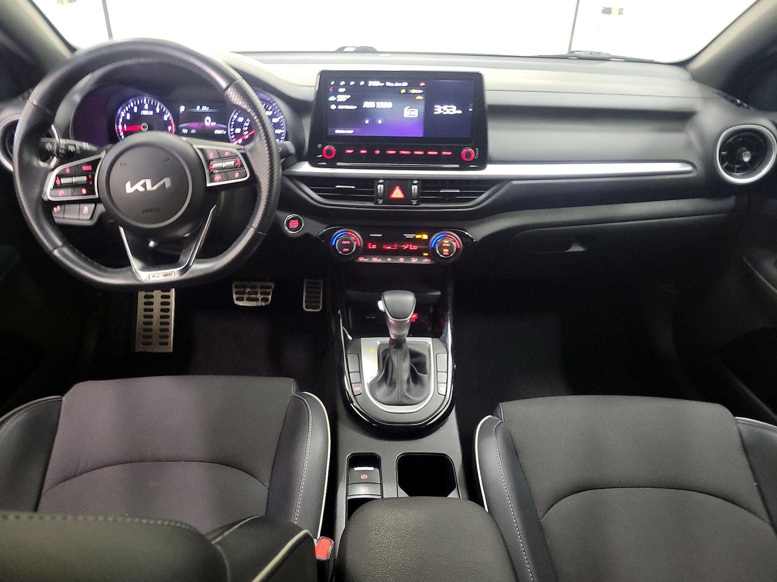 2023 Kia Forte GT-Line - Photo 10