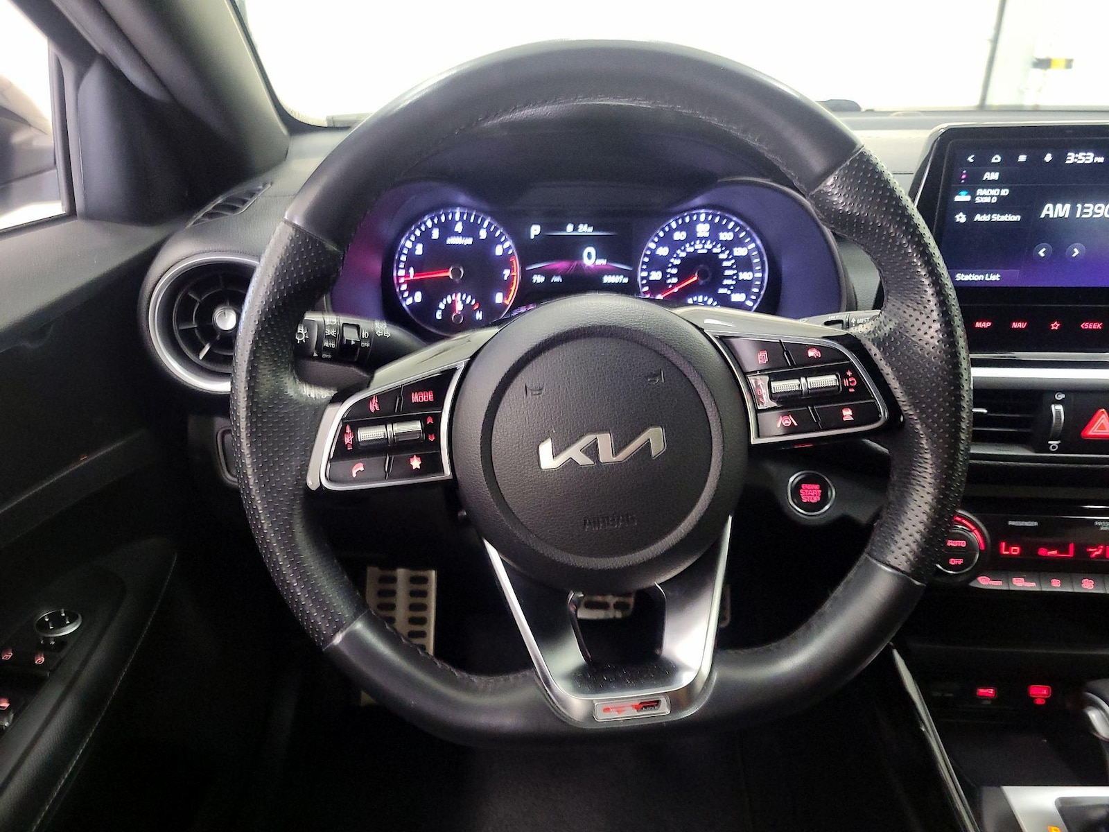 2023 Kia Forte GT-Line - Photo 11
