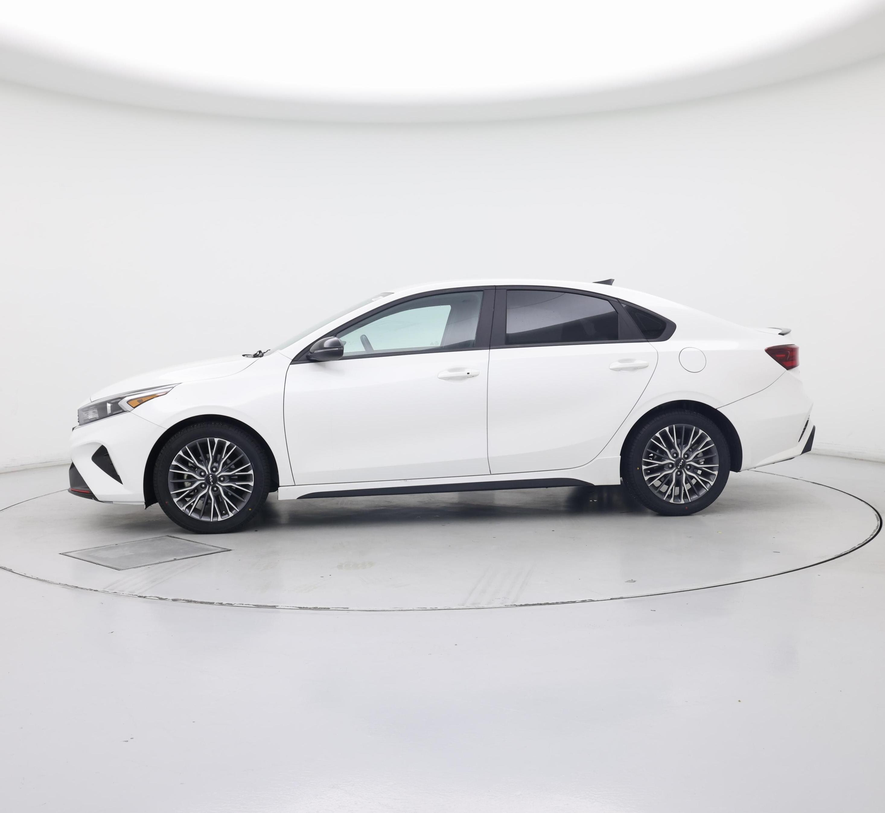 Thumbnail: 2023 Kia Forte - 3